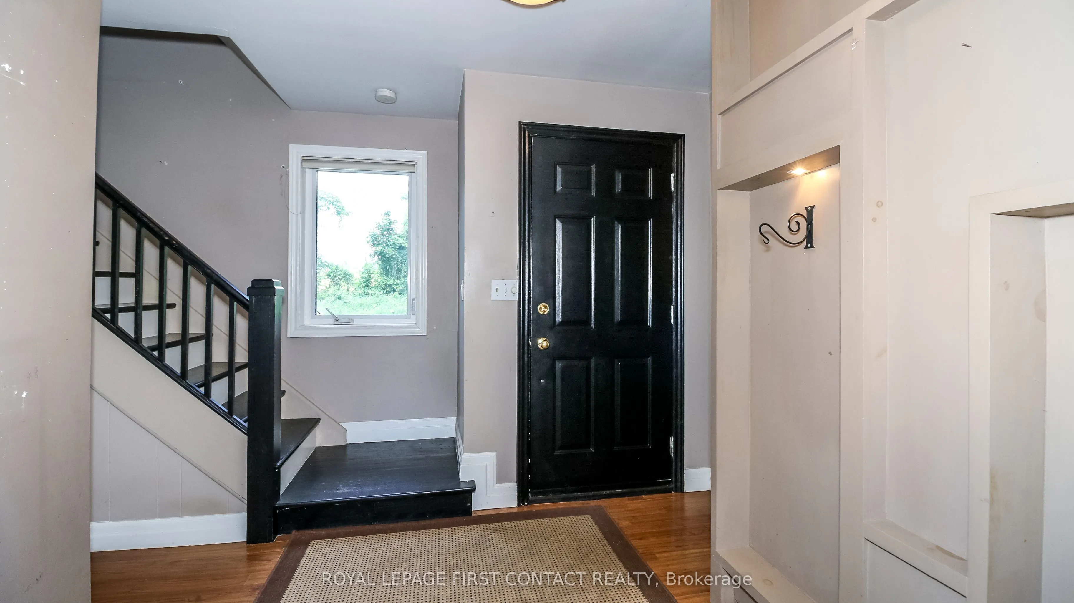 953 Ridge Road W