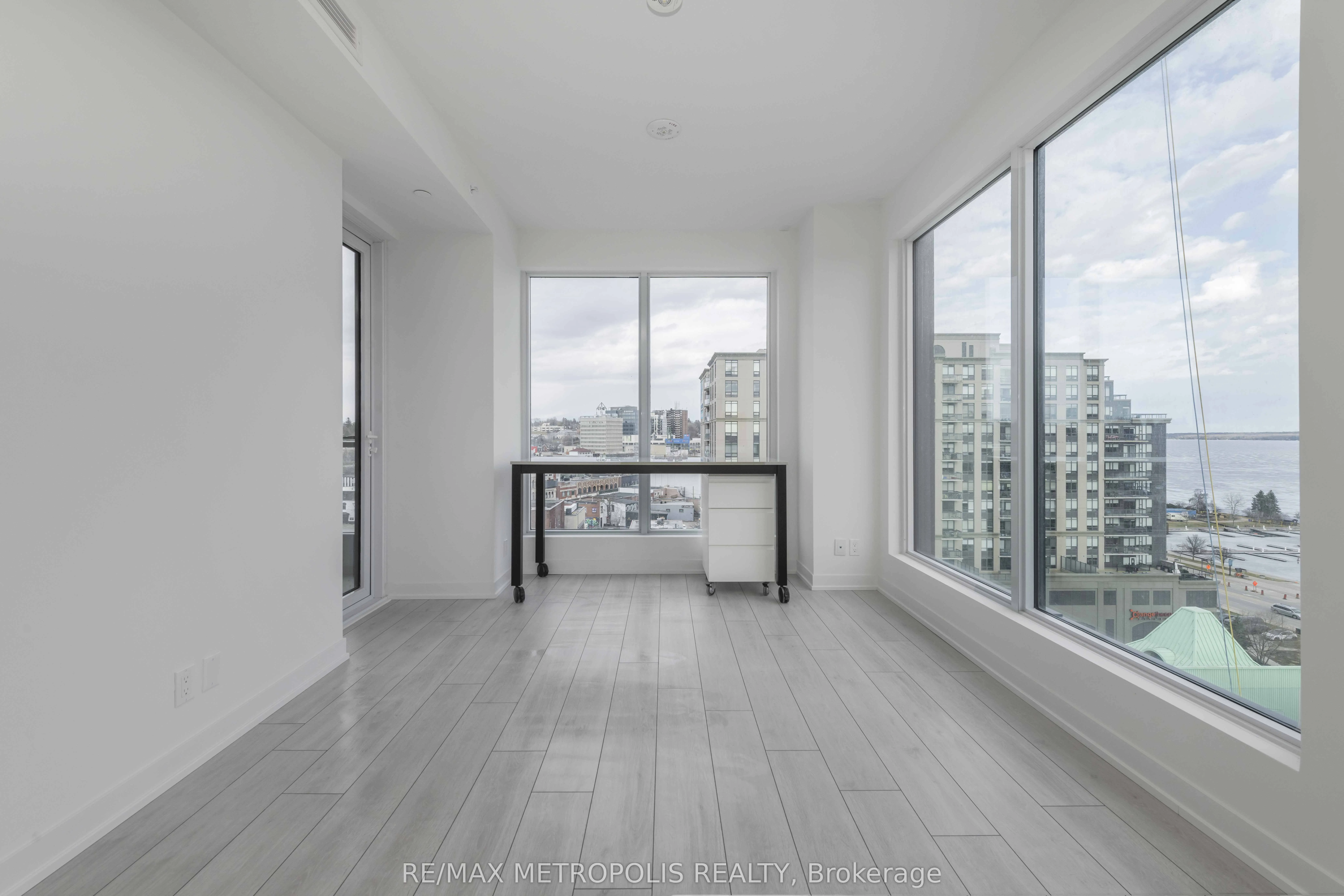 39 Mary Street, #908