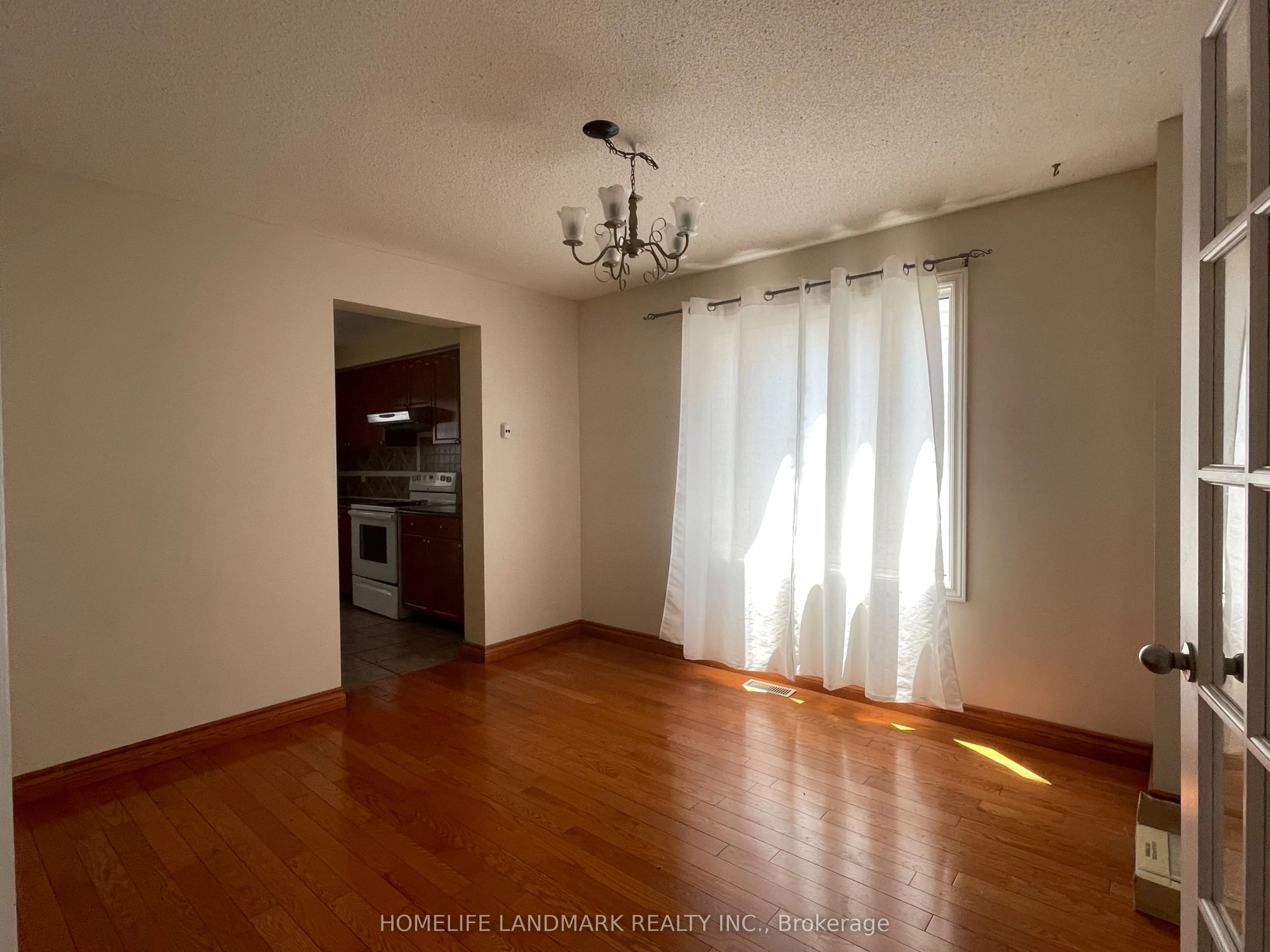 11 Orwell Crescent, #Main