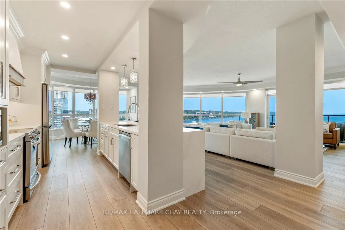 33 Ellen Street, #1104