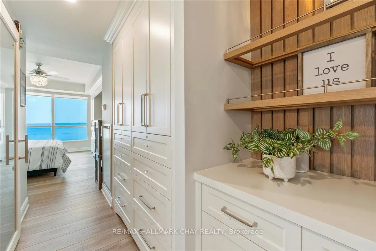 33 Ellen Street, #1104