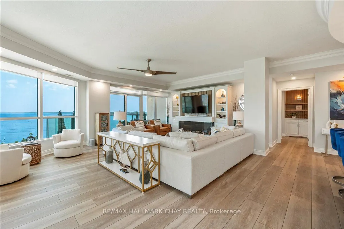 33 Ellen Street, #1104