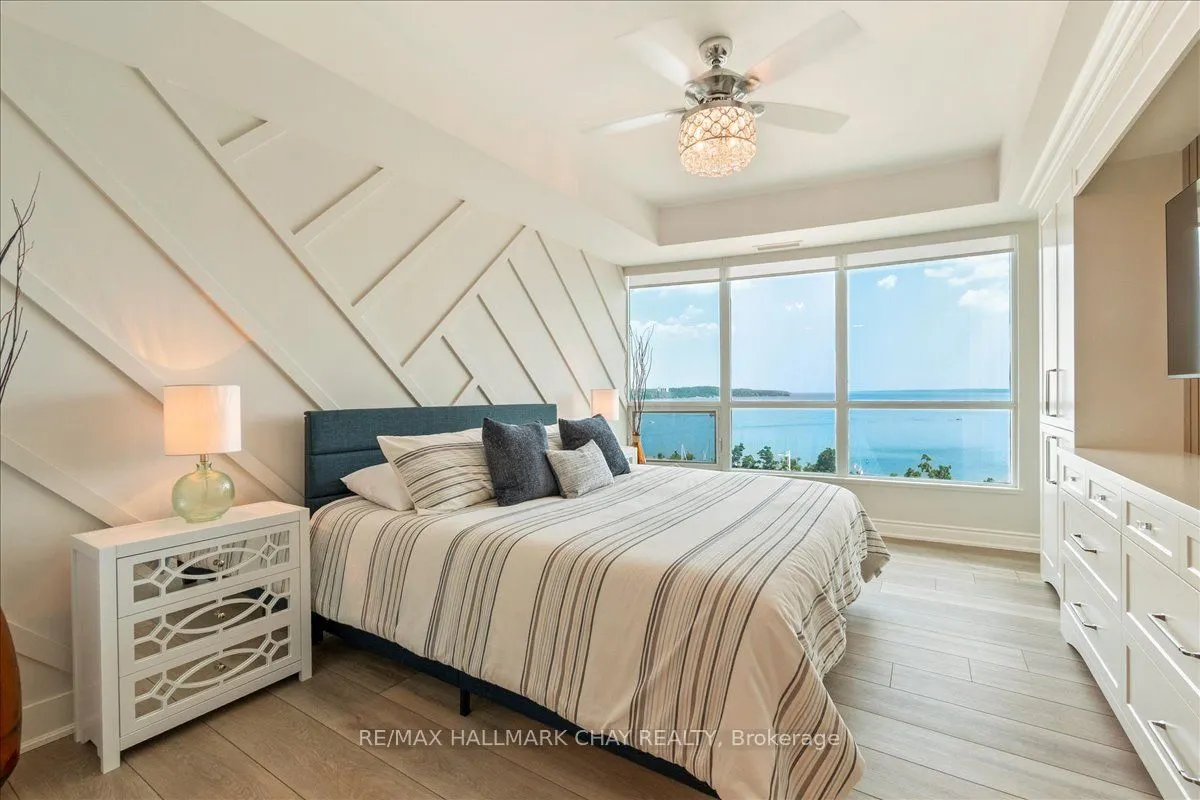 33 Ellen Street, #1104