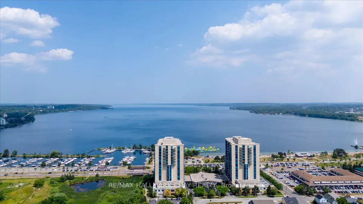 33 Ellen Street, #1104