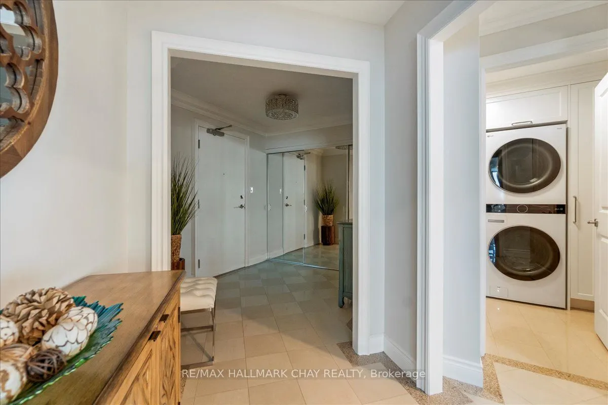 33 Ellen Street, #1104
