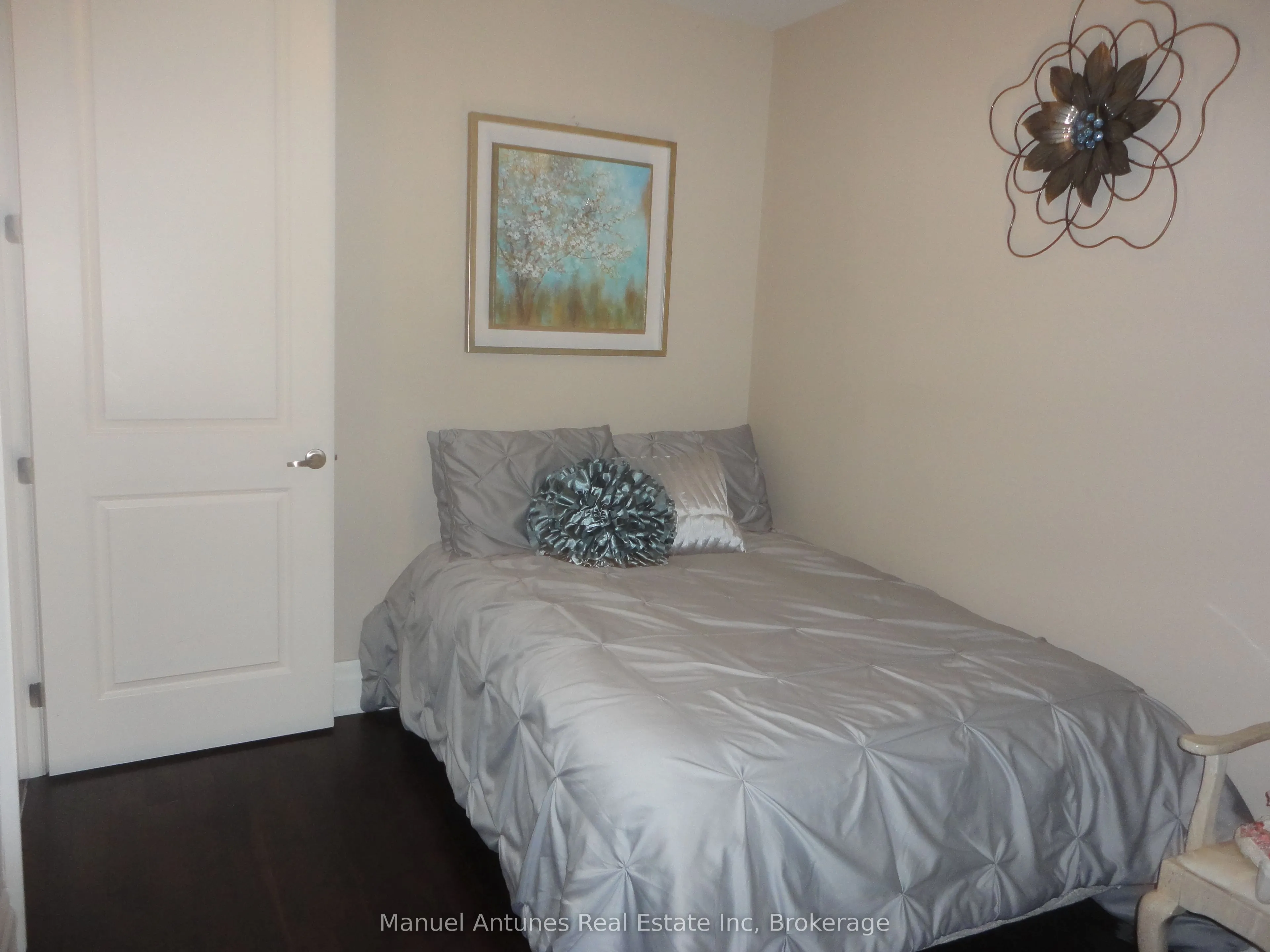 764 River Road E, #101