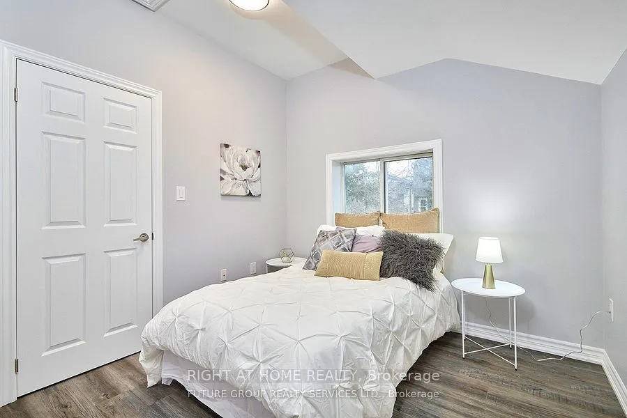 156 peel Street, #B