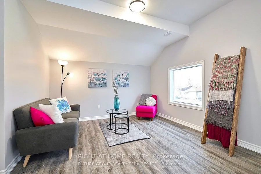 156 peel Street, #B