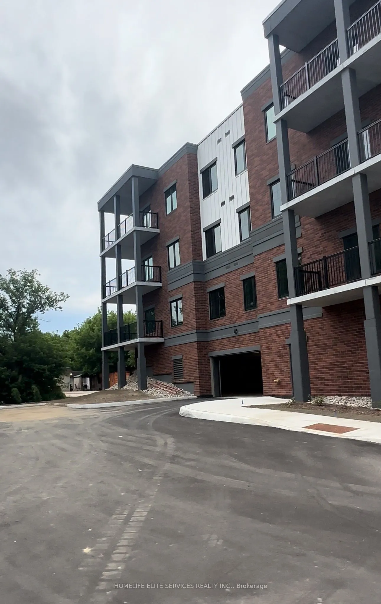 121 Mary Street, #306