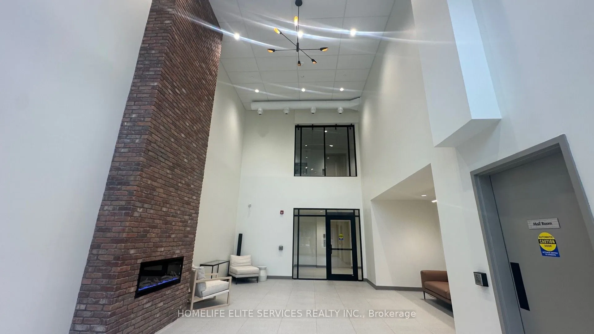 121 Mary Street, #306