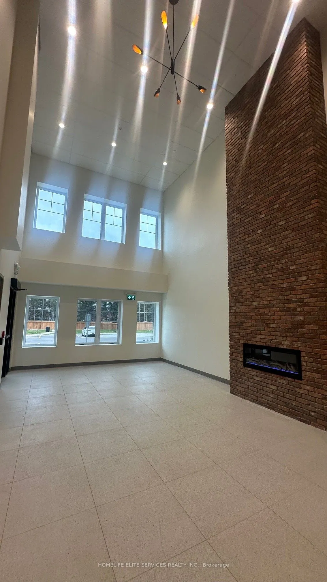 121 Mary Street, #306