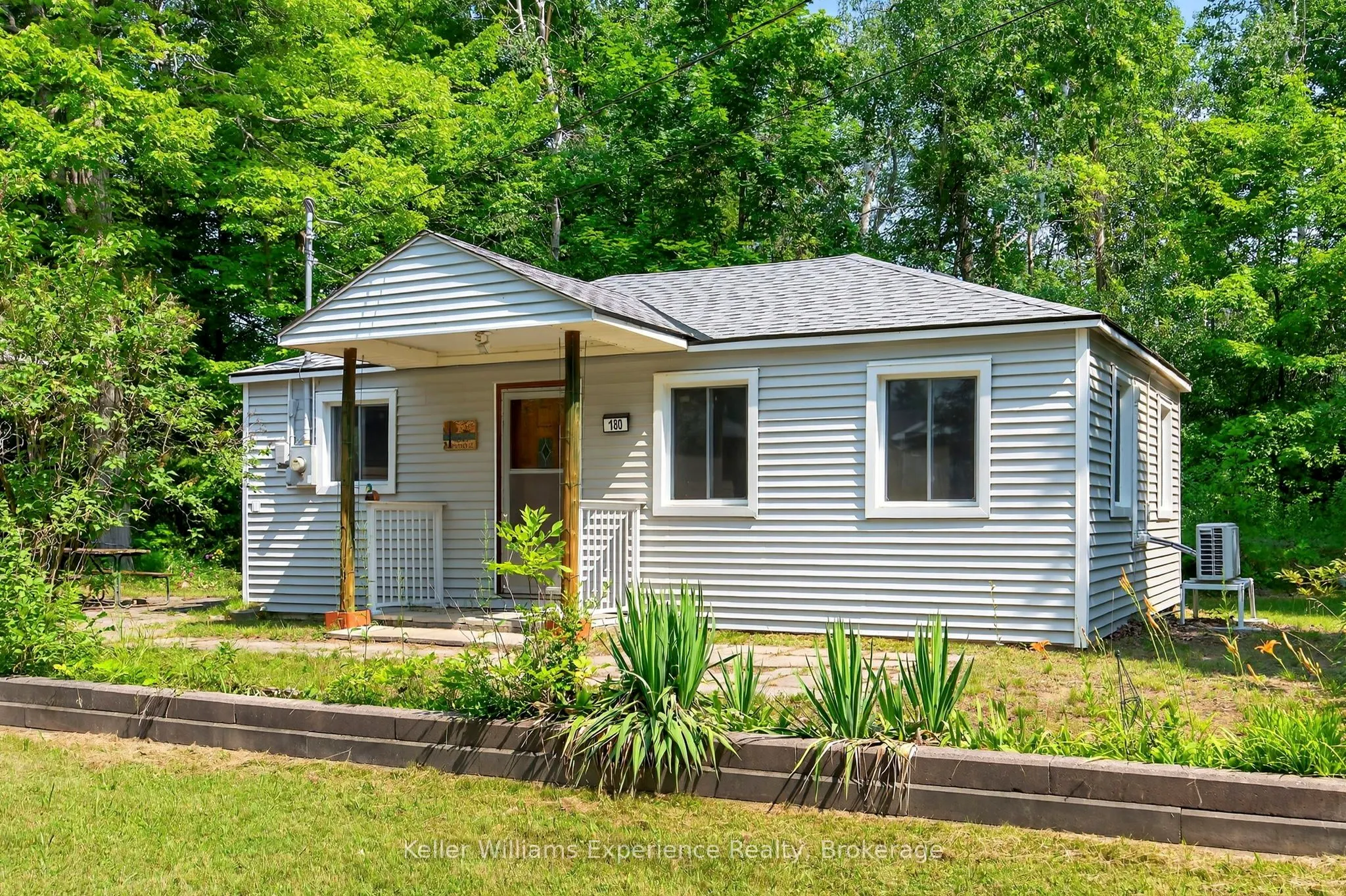 180&184 Silver Birch Crescent