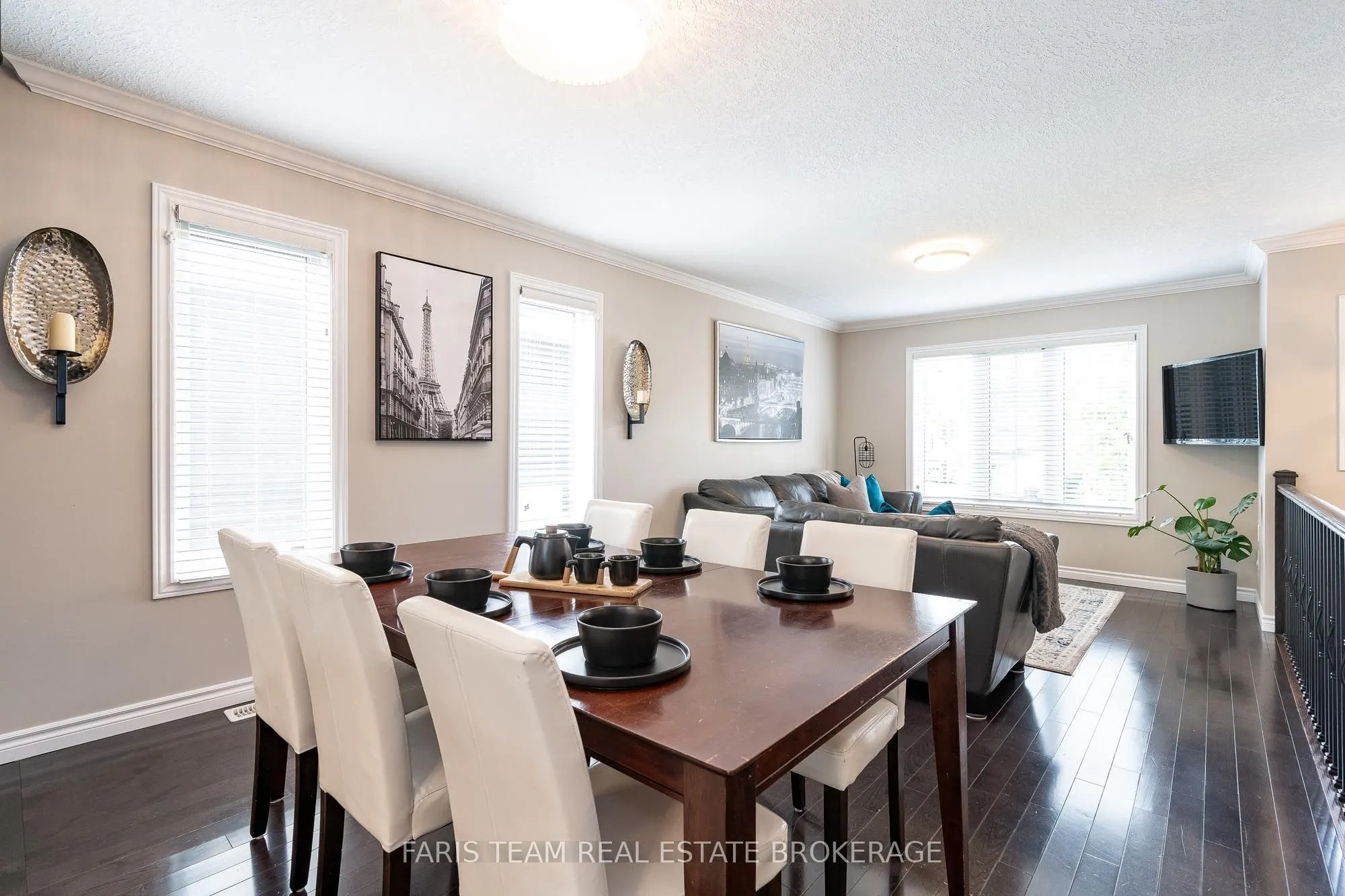 27 Marilyn Avenue S