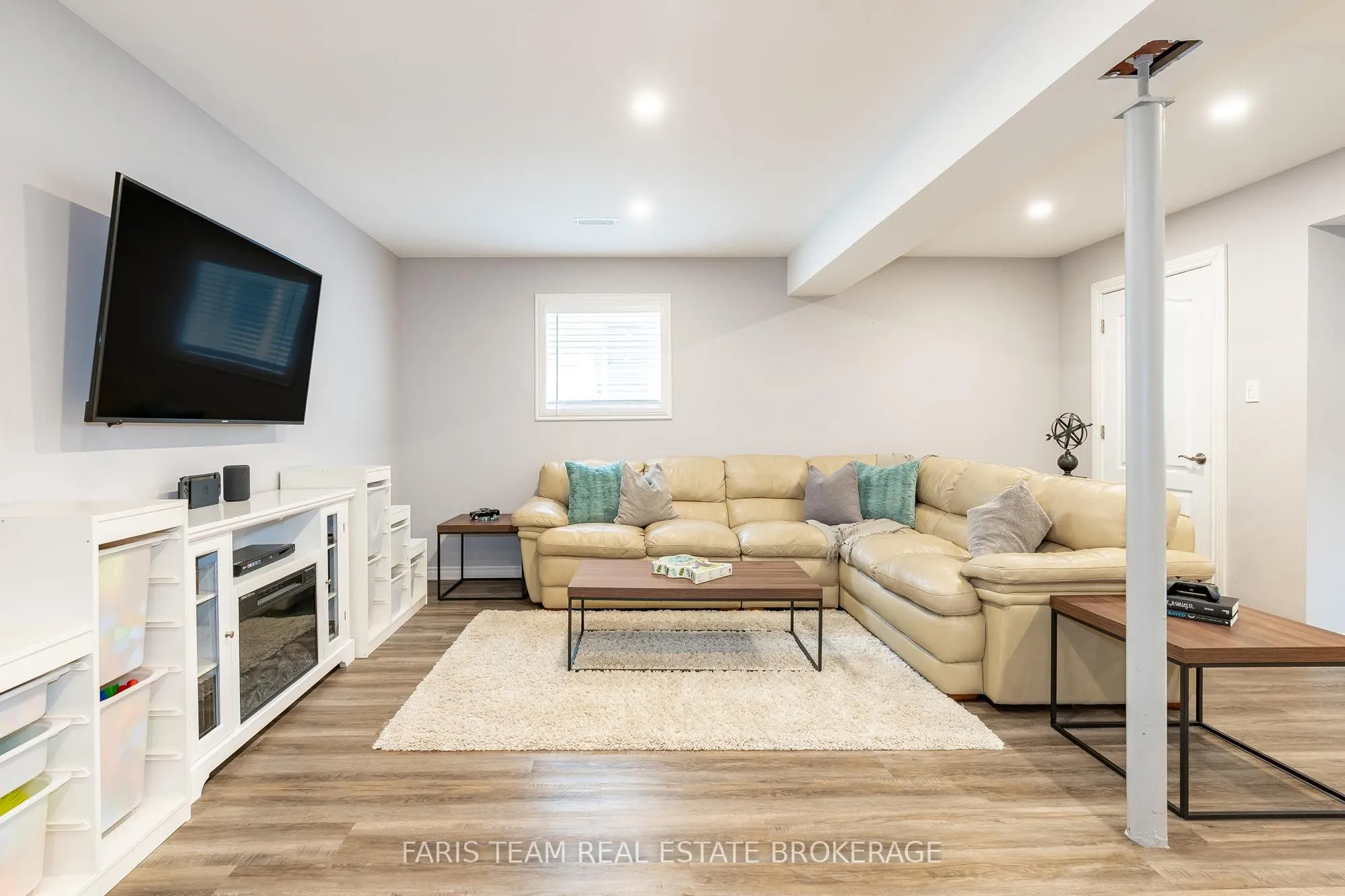 27 Marilyn Avenue S