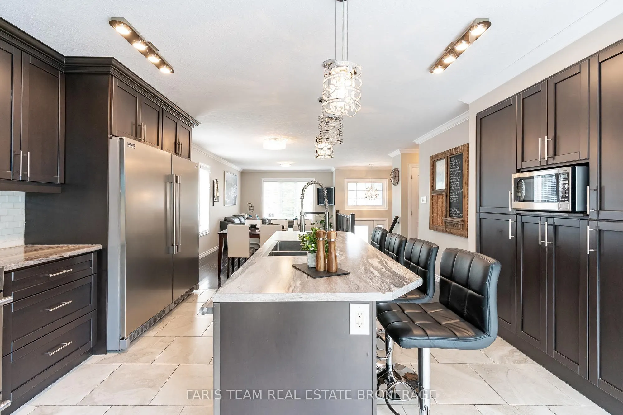 27 Marilyn Avenue S