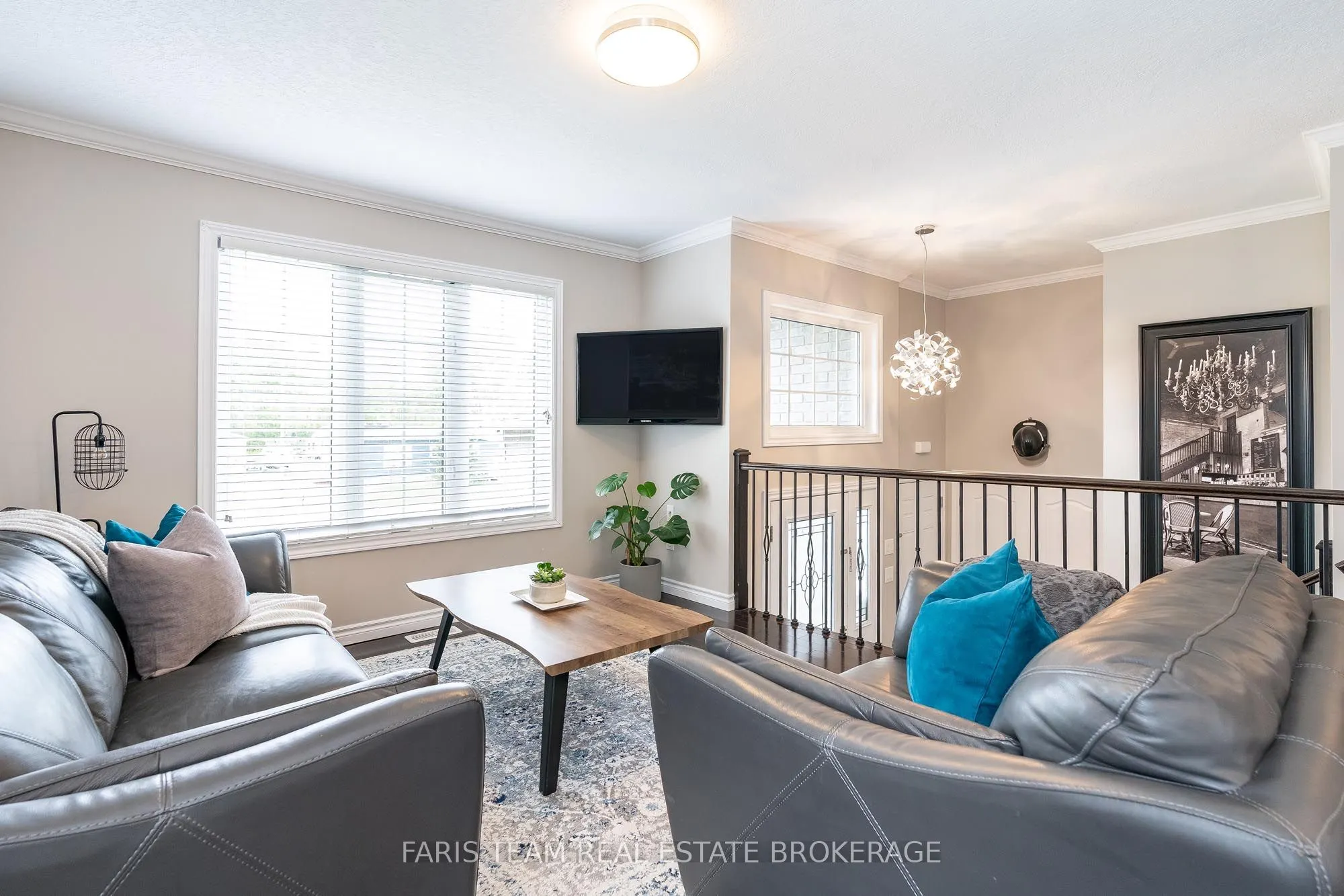 27 Marilyn Avenue S