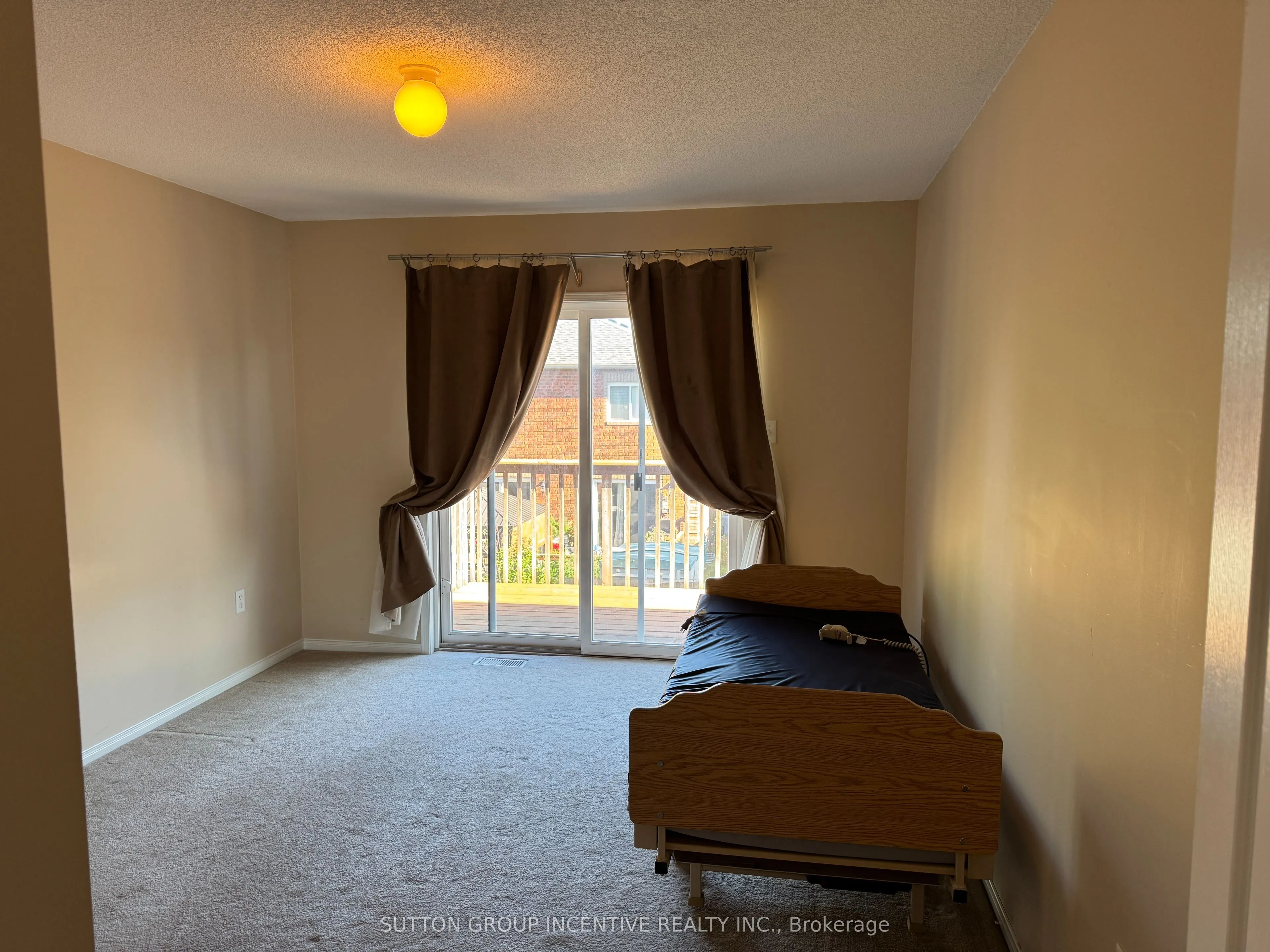136 Nathan Crescent