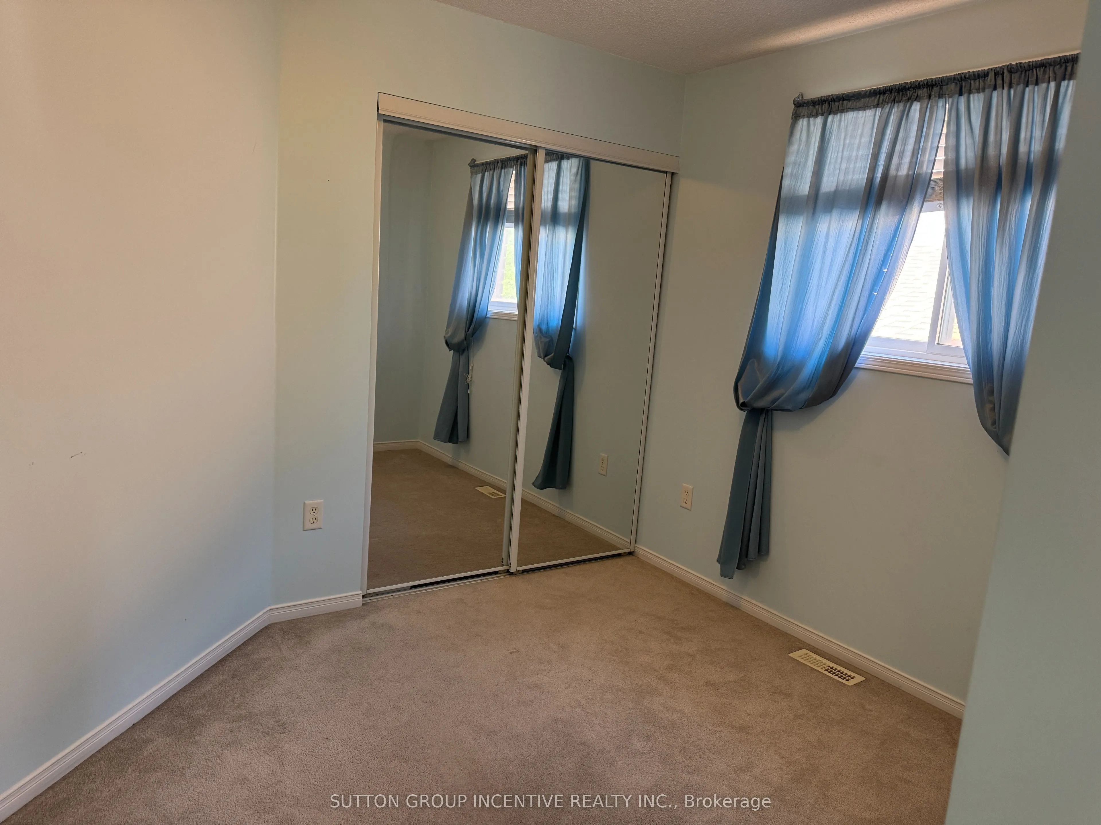 136 Nathan Crescent