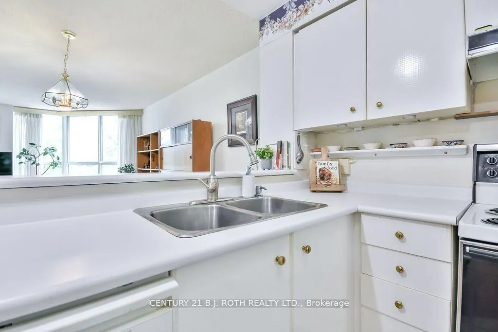 150 Dunlop Street E, #508