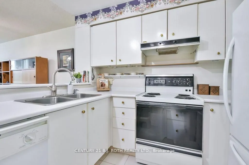 150 Dunlop Street E, #508
