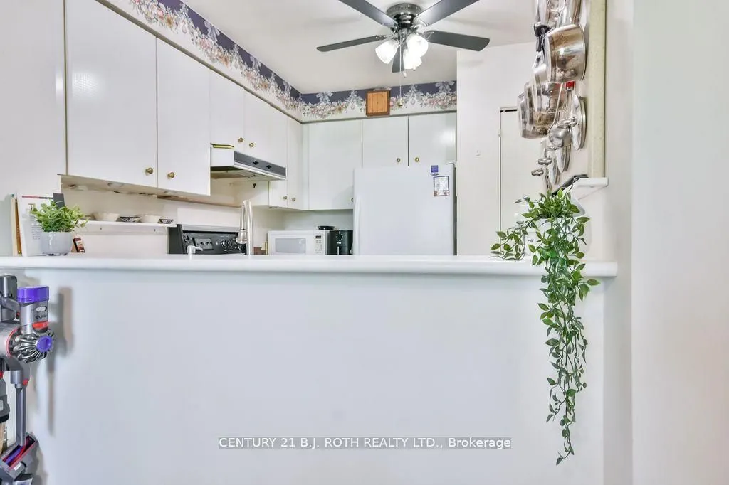 150 Dunlop Street E, #508