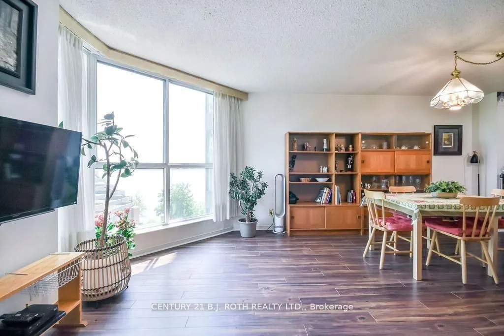 150 Dunlop Street E, #508