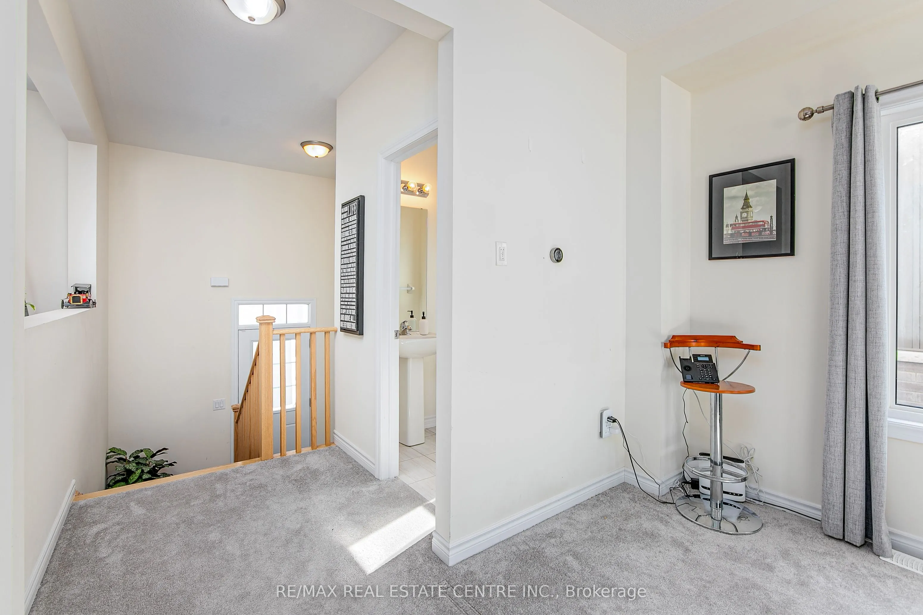 58 Atlantis Drive W