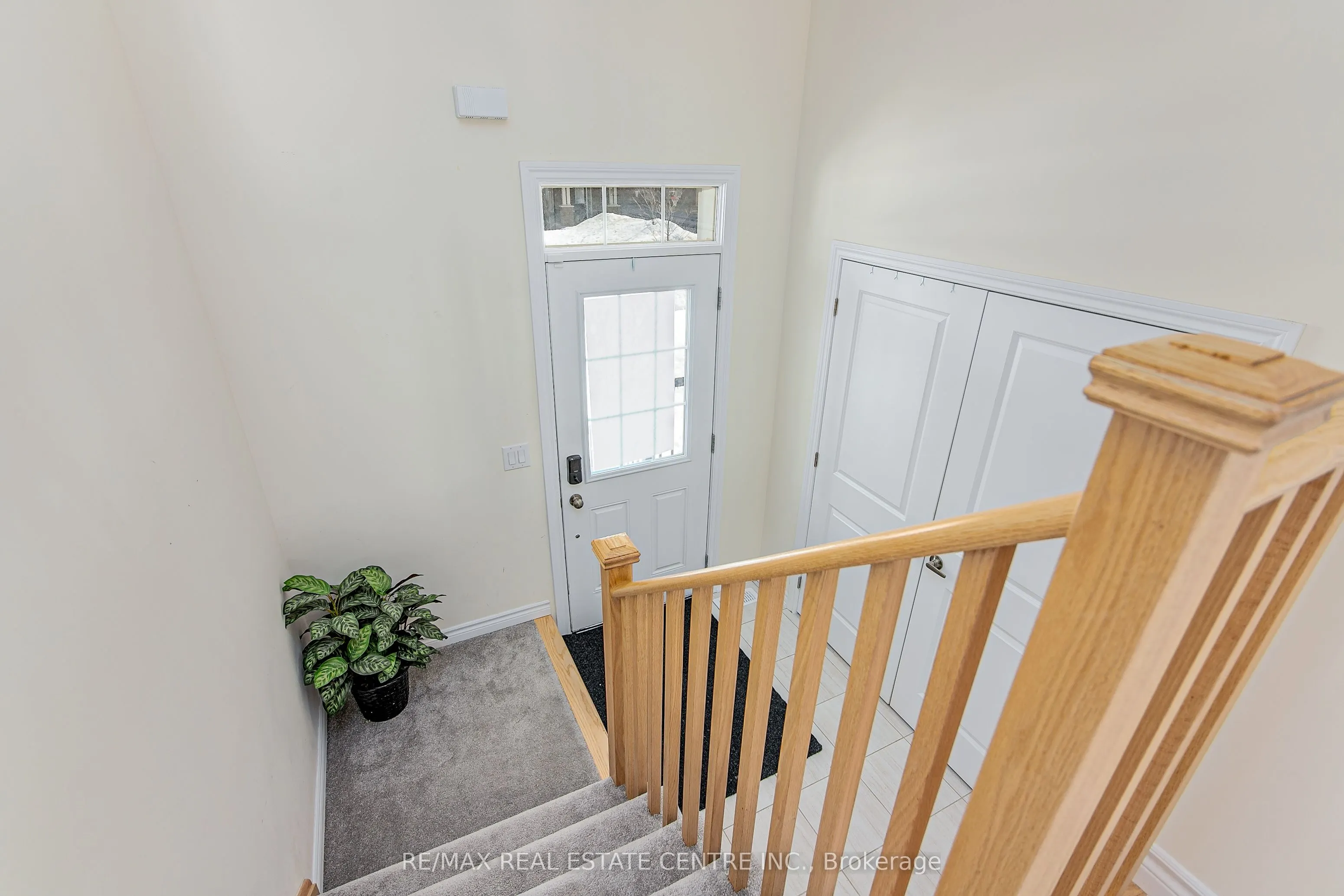 58 Atlantis Drive W