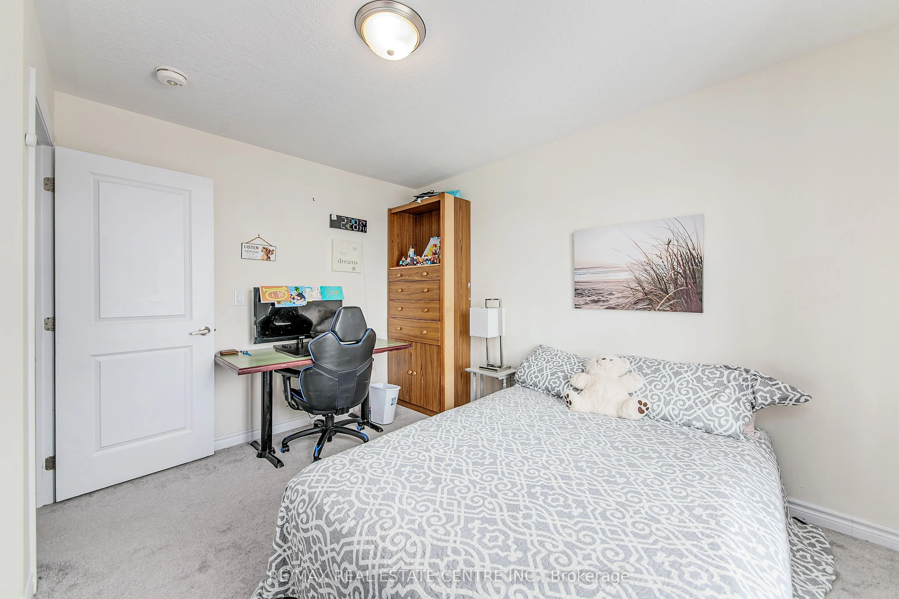 58 Atlantis Drive W
