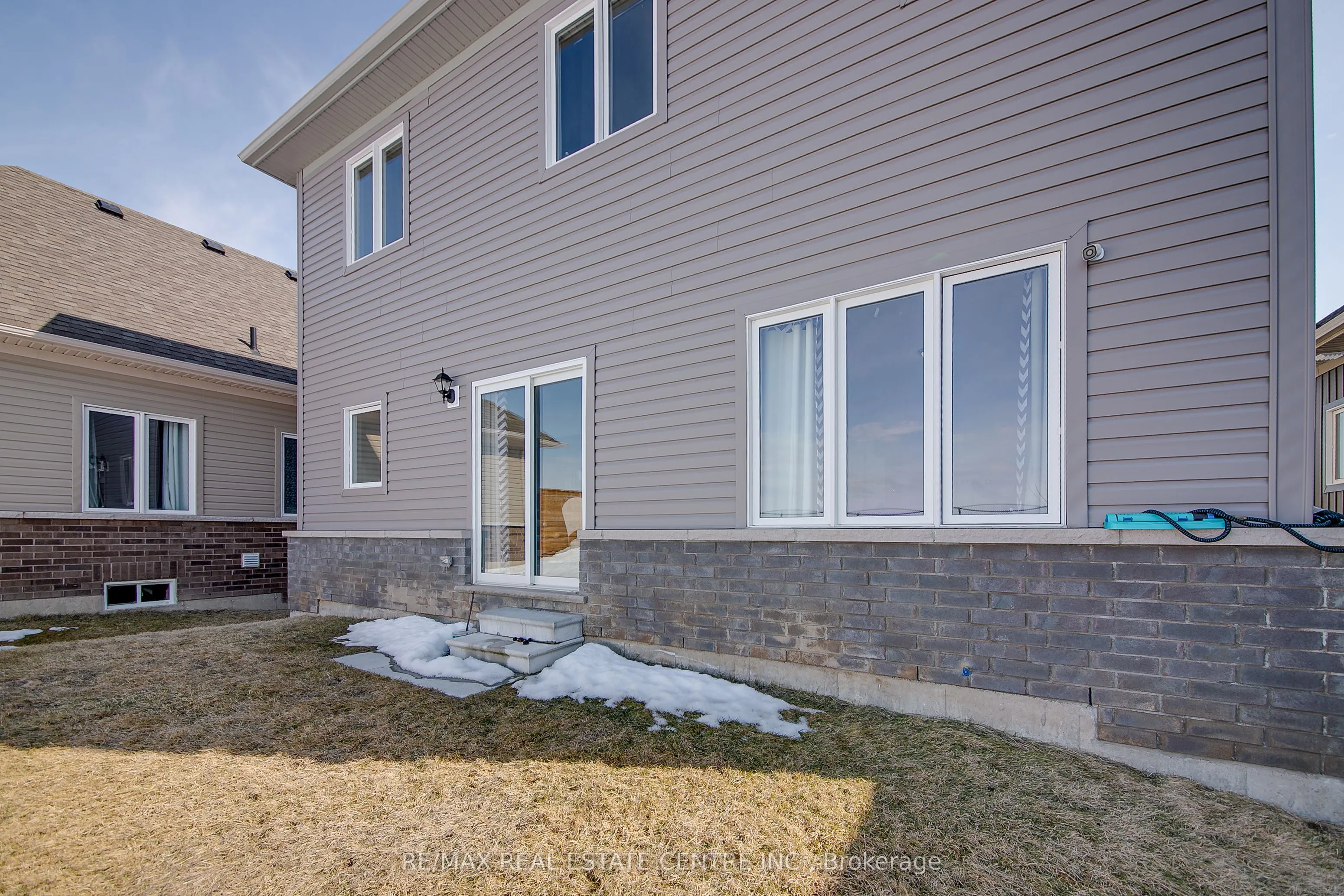 58 Atlantis Drive W