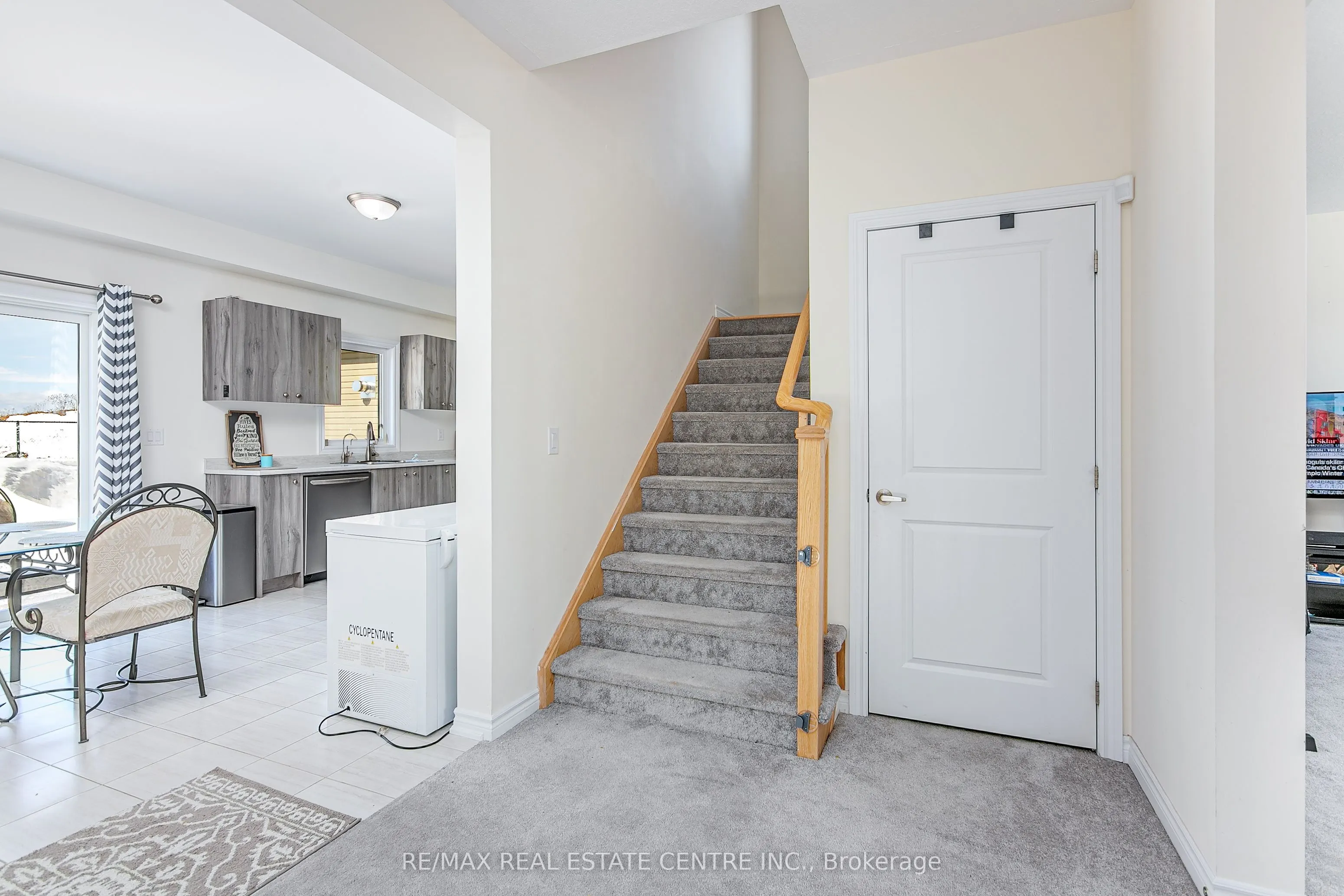 58 Atlantis Drive W