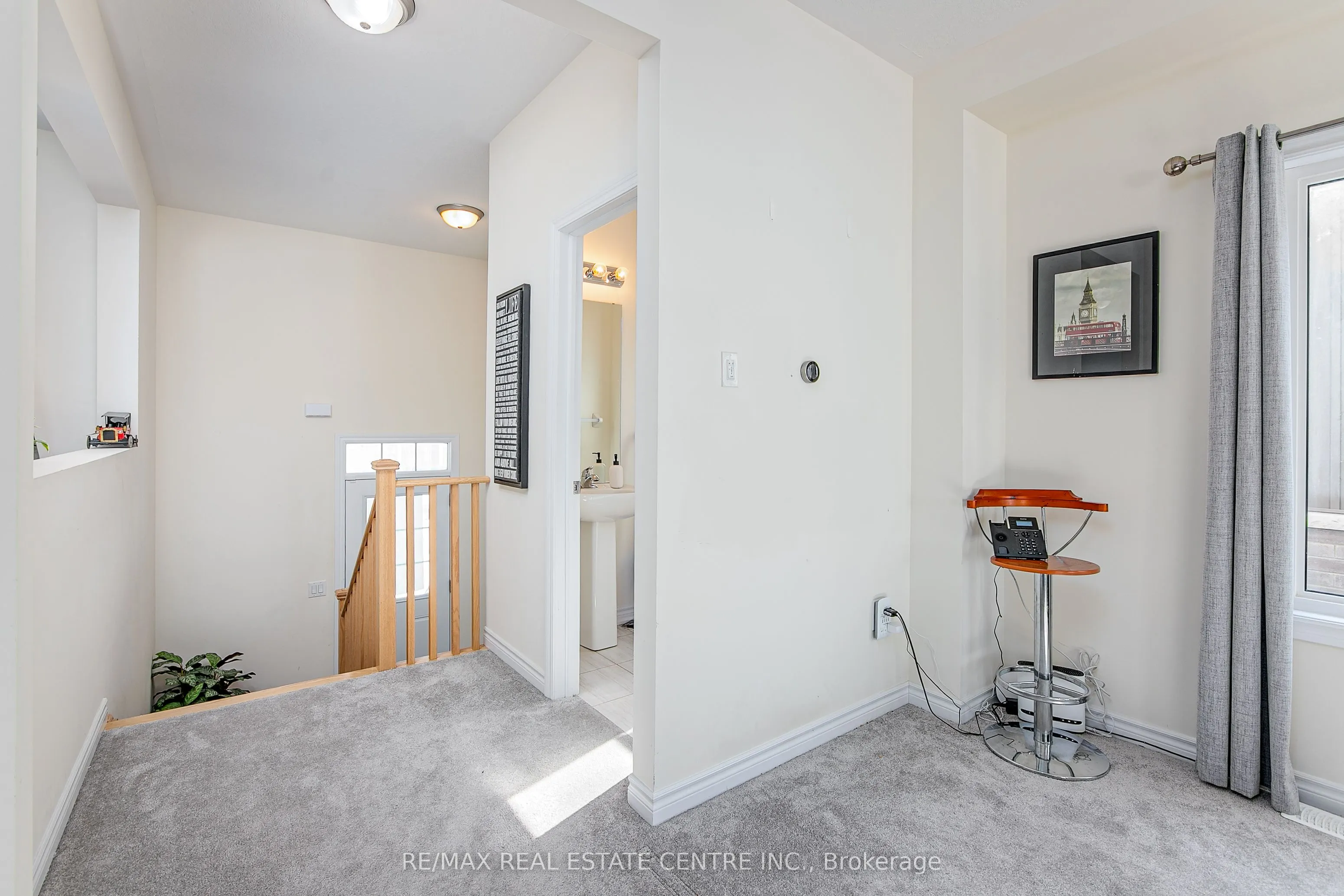 58 Atlantis Drive W