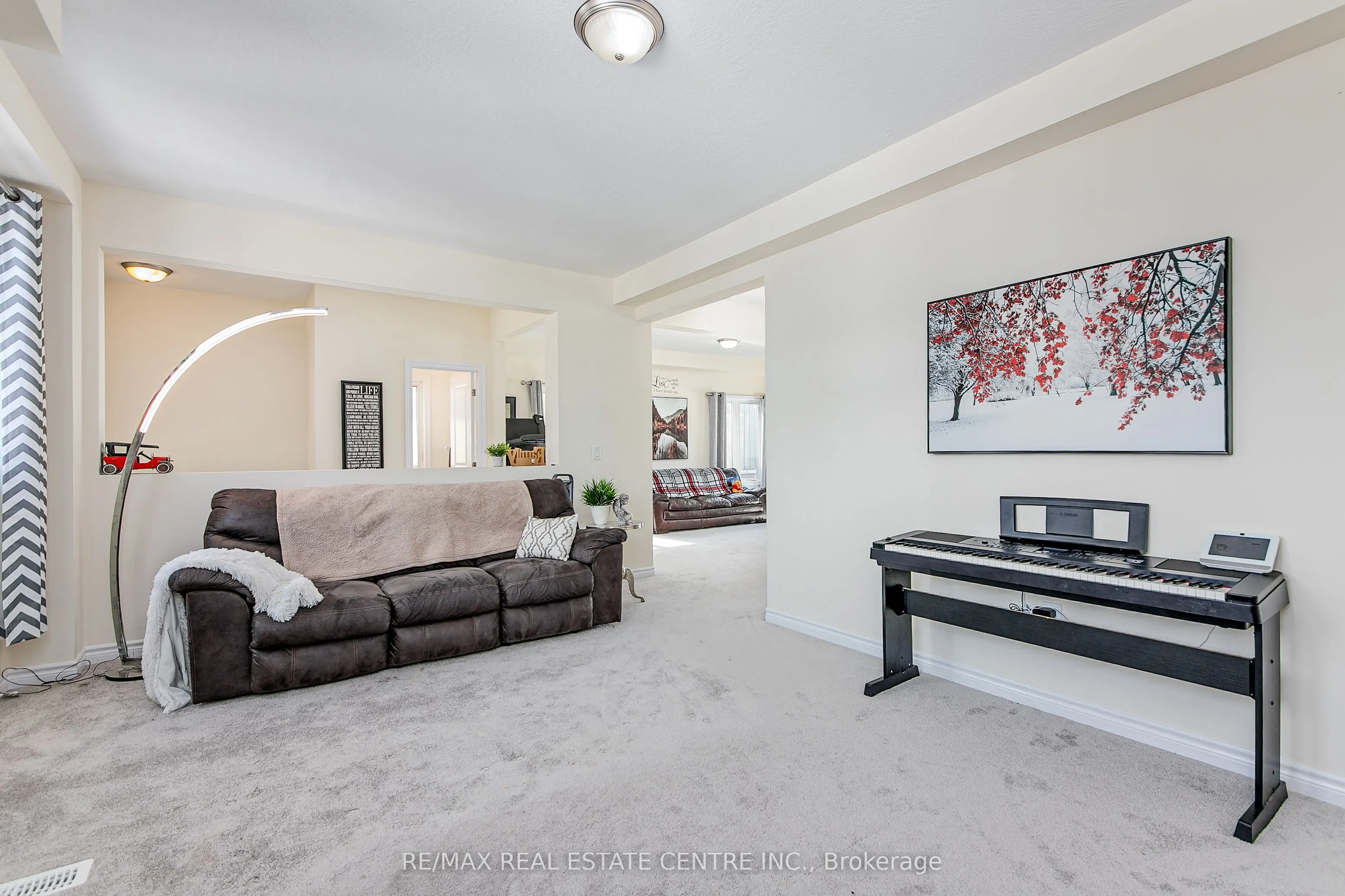 58 Atlantis Drive W