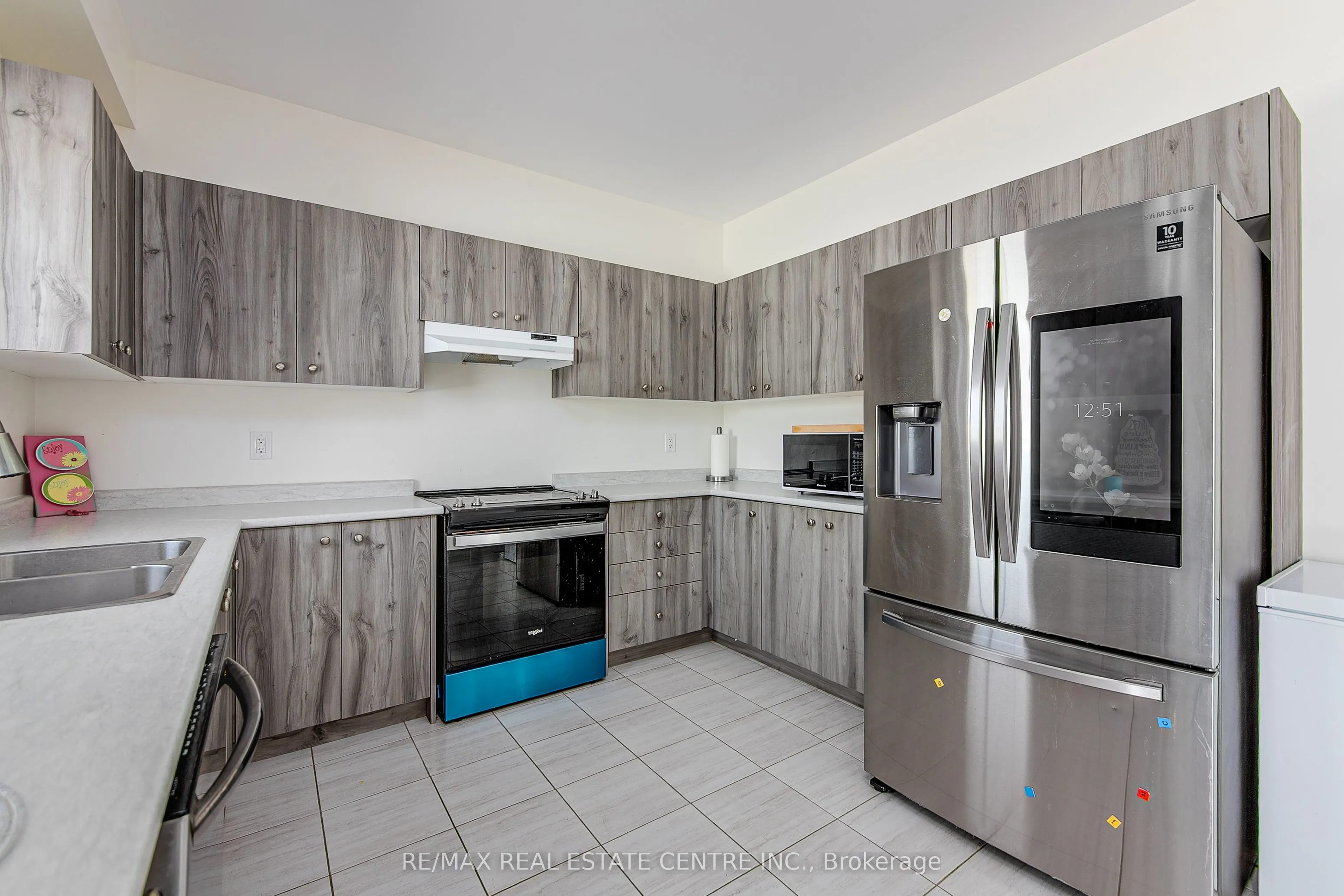 58 Atlantis Drive W