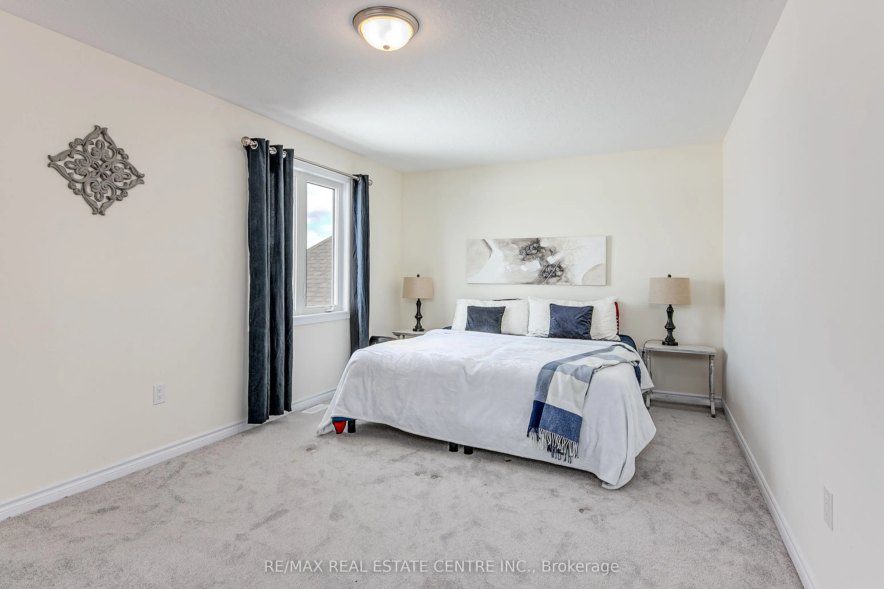 58 Atlantis Drive W
