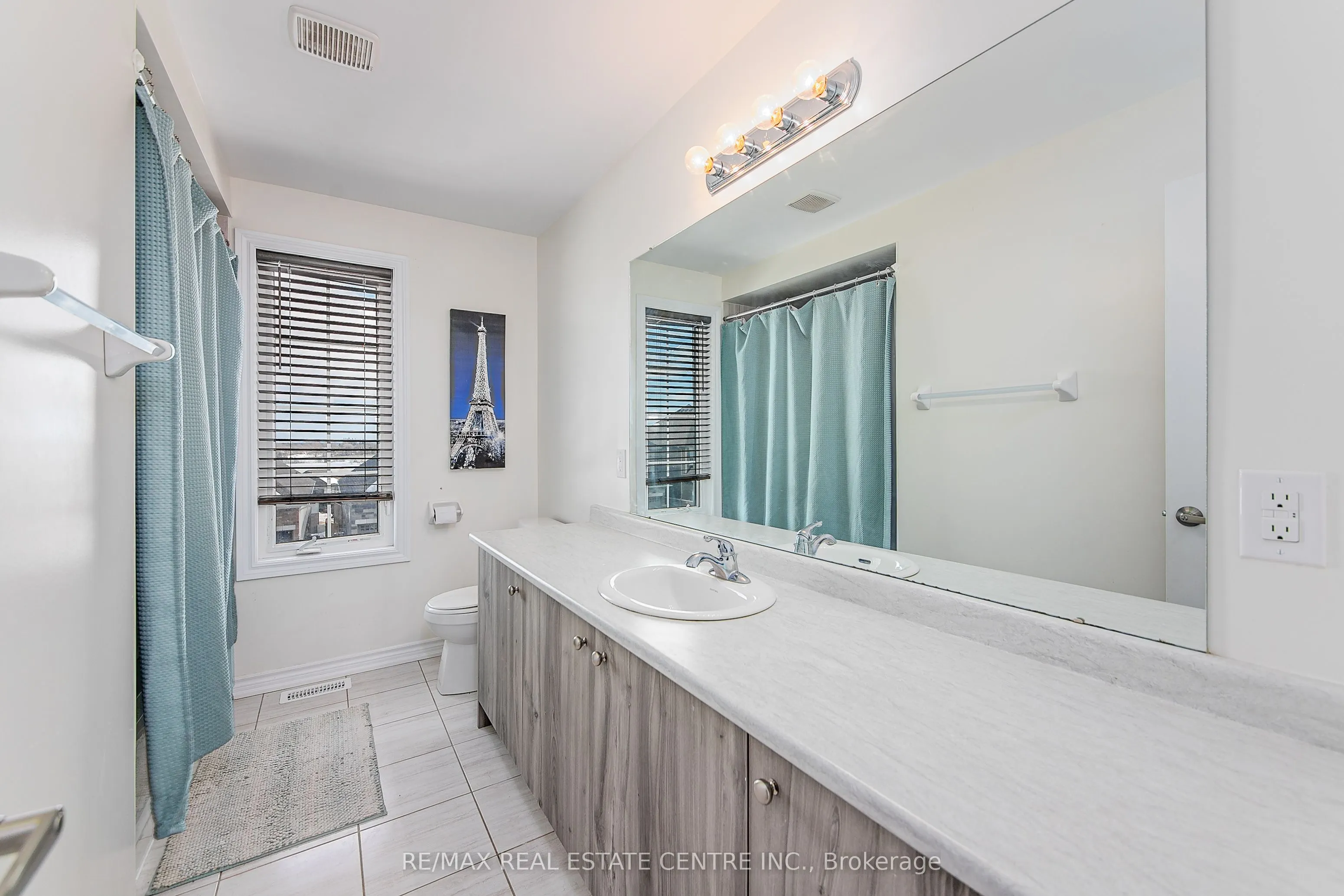 58 Atlantis Drive W