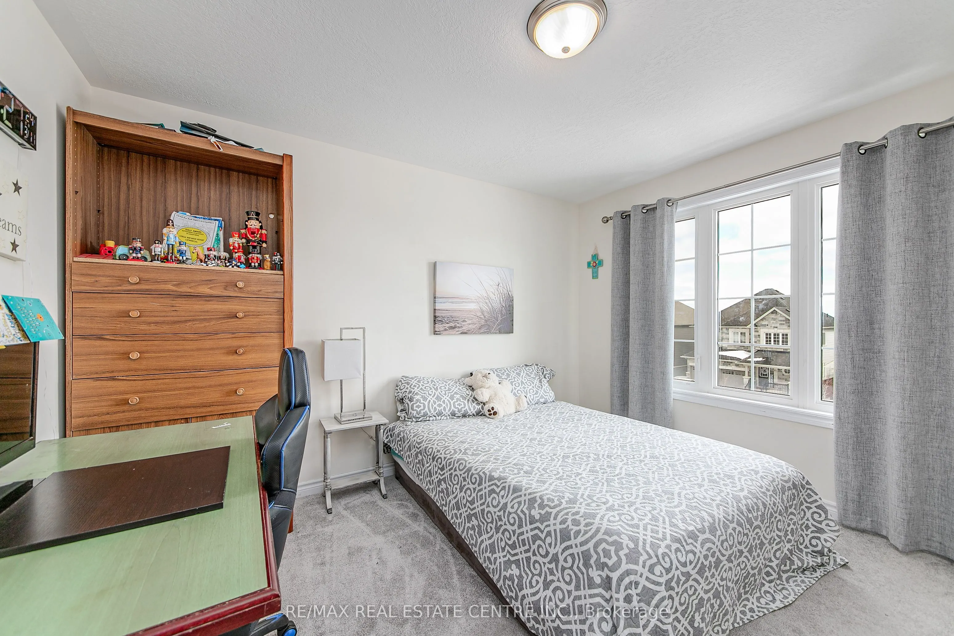 58 Atlantis Drive W