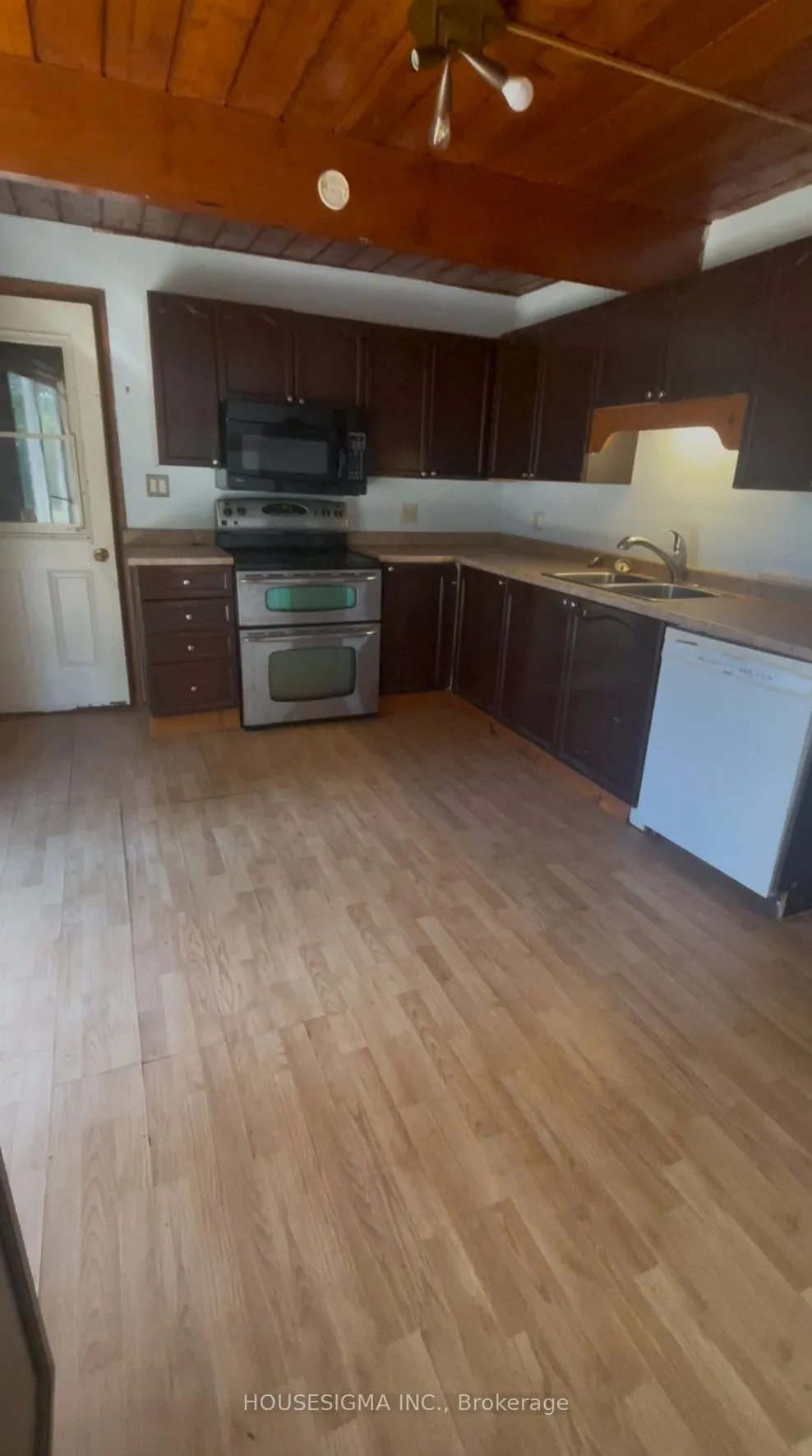 13 Bayview Avenue