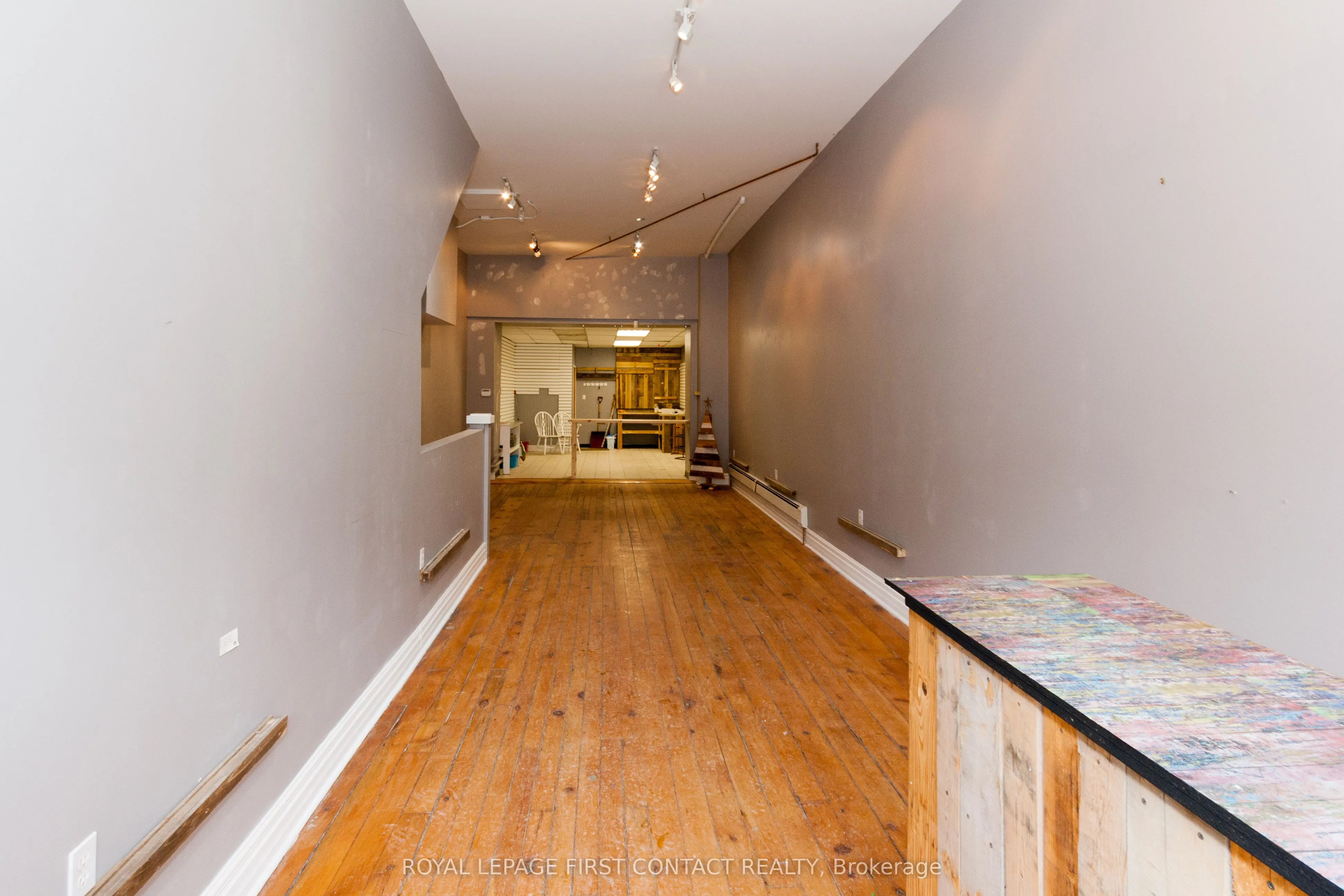 17 Peter Street S