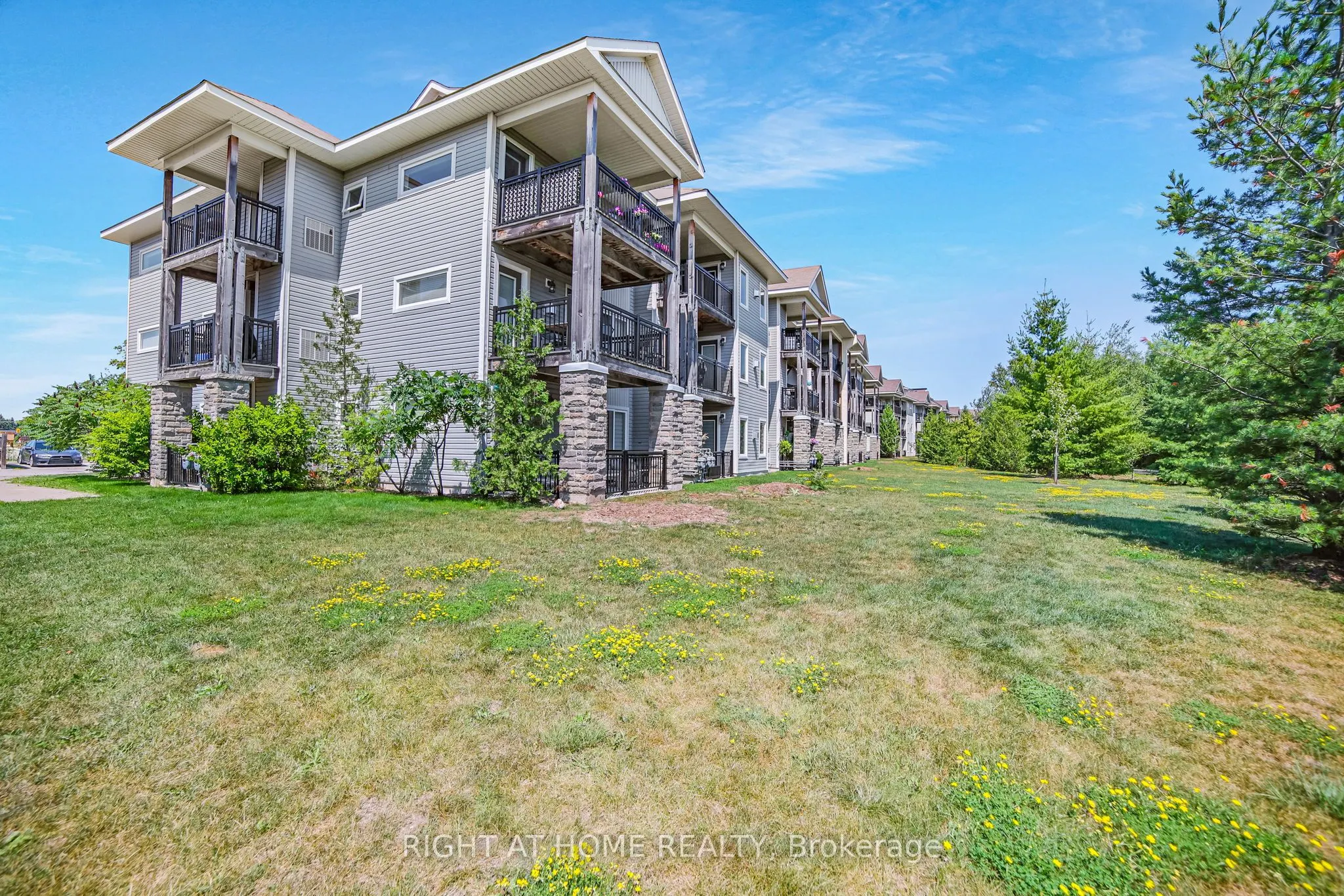 8 Brandy Lane Drive, #307