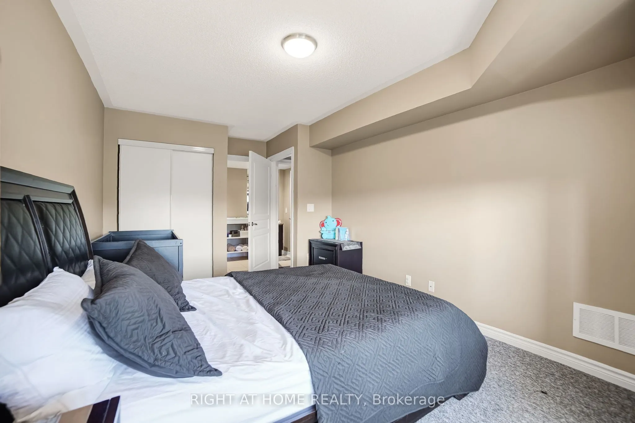 8 Brandy Lane Drive, #307