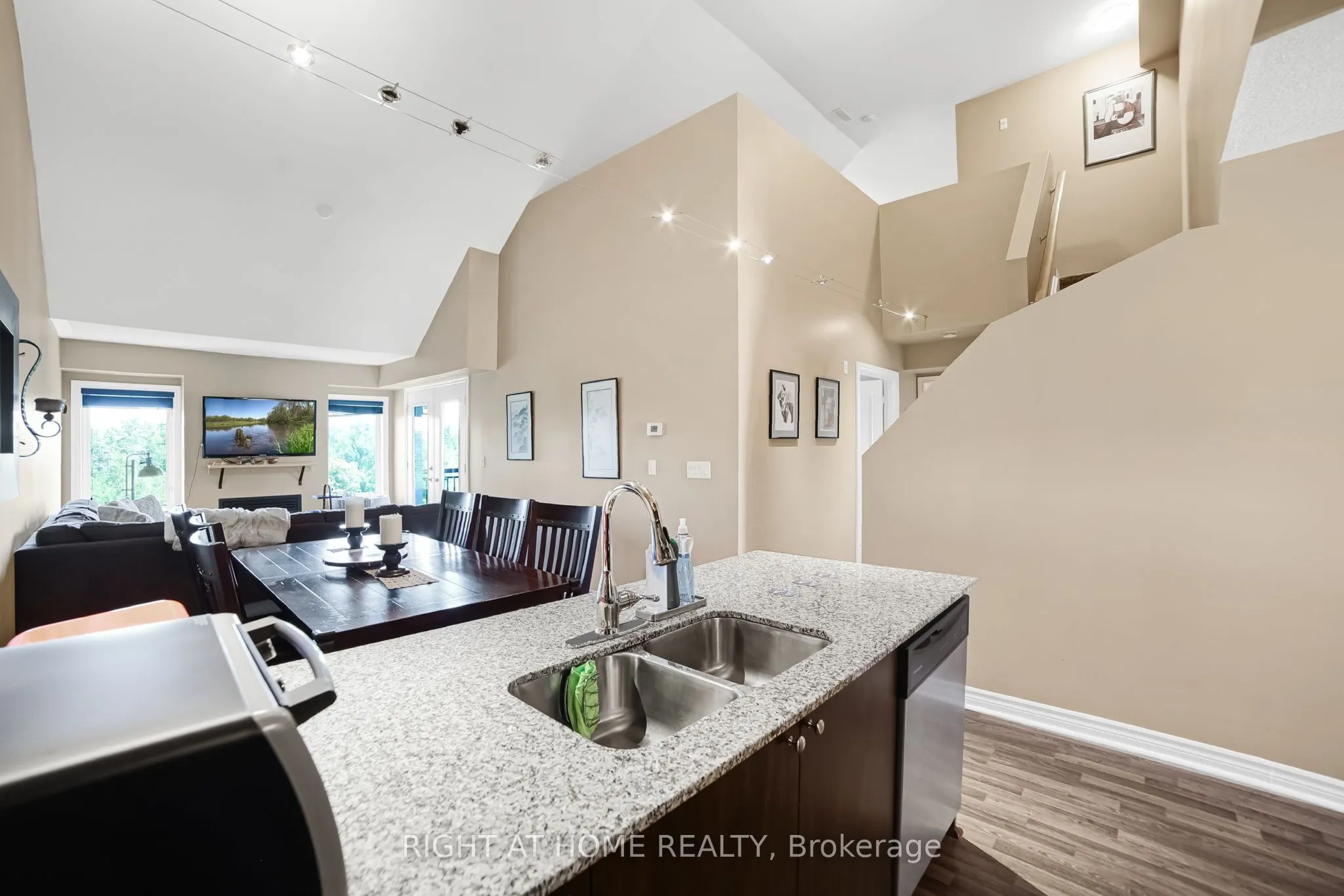 8 Brandy Lane Drive, #307