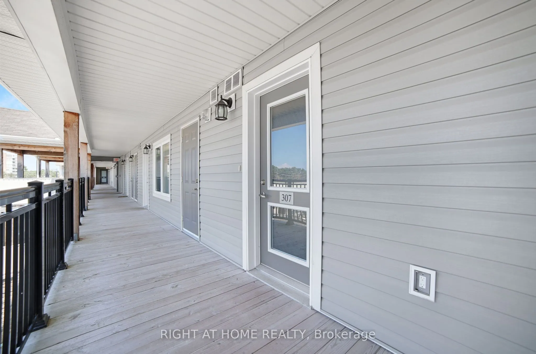 8 Brandy Lane Drive, #307