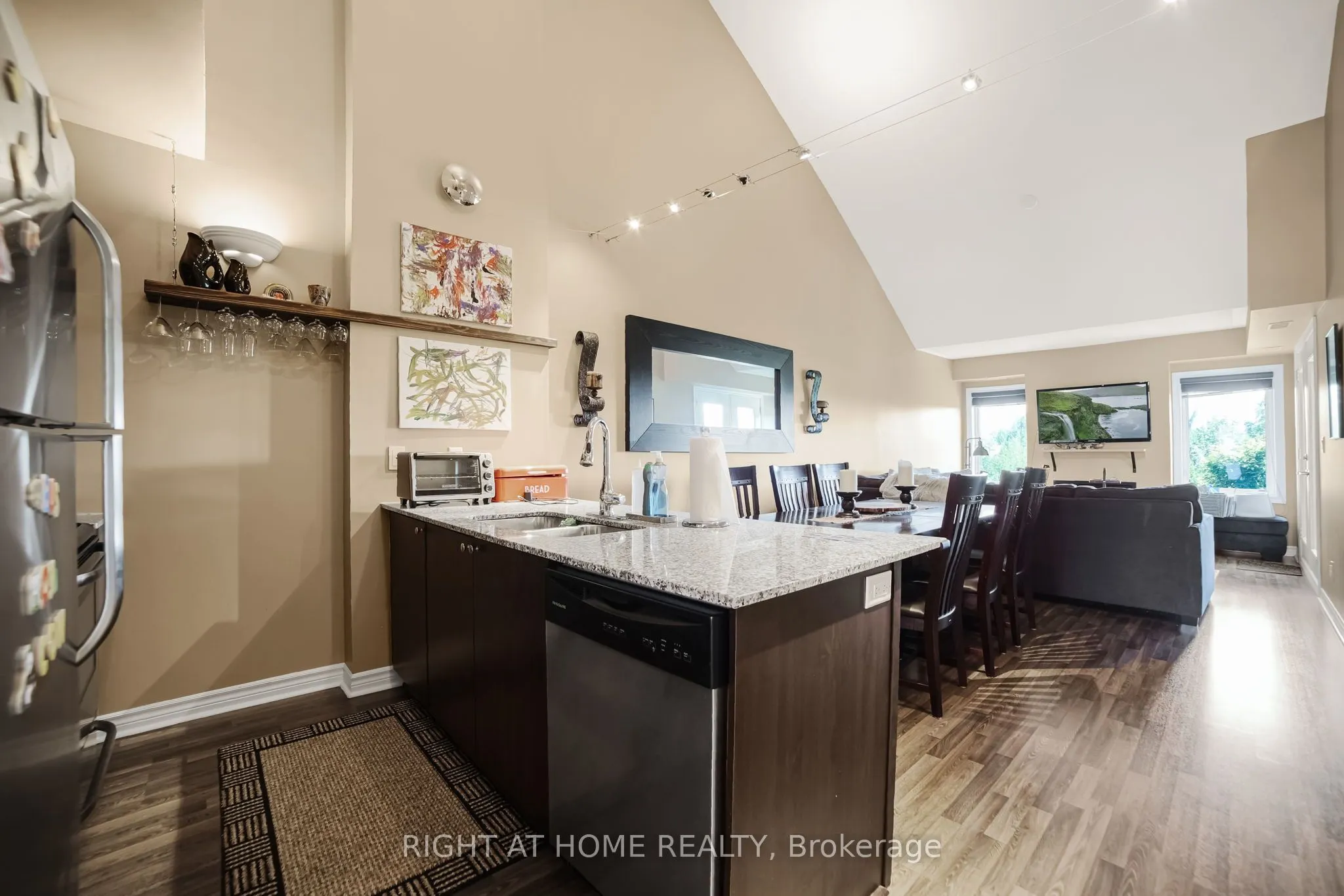 8 Brandy Lane Drive, #307