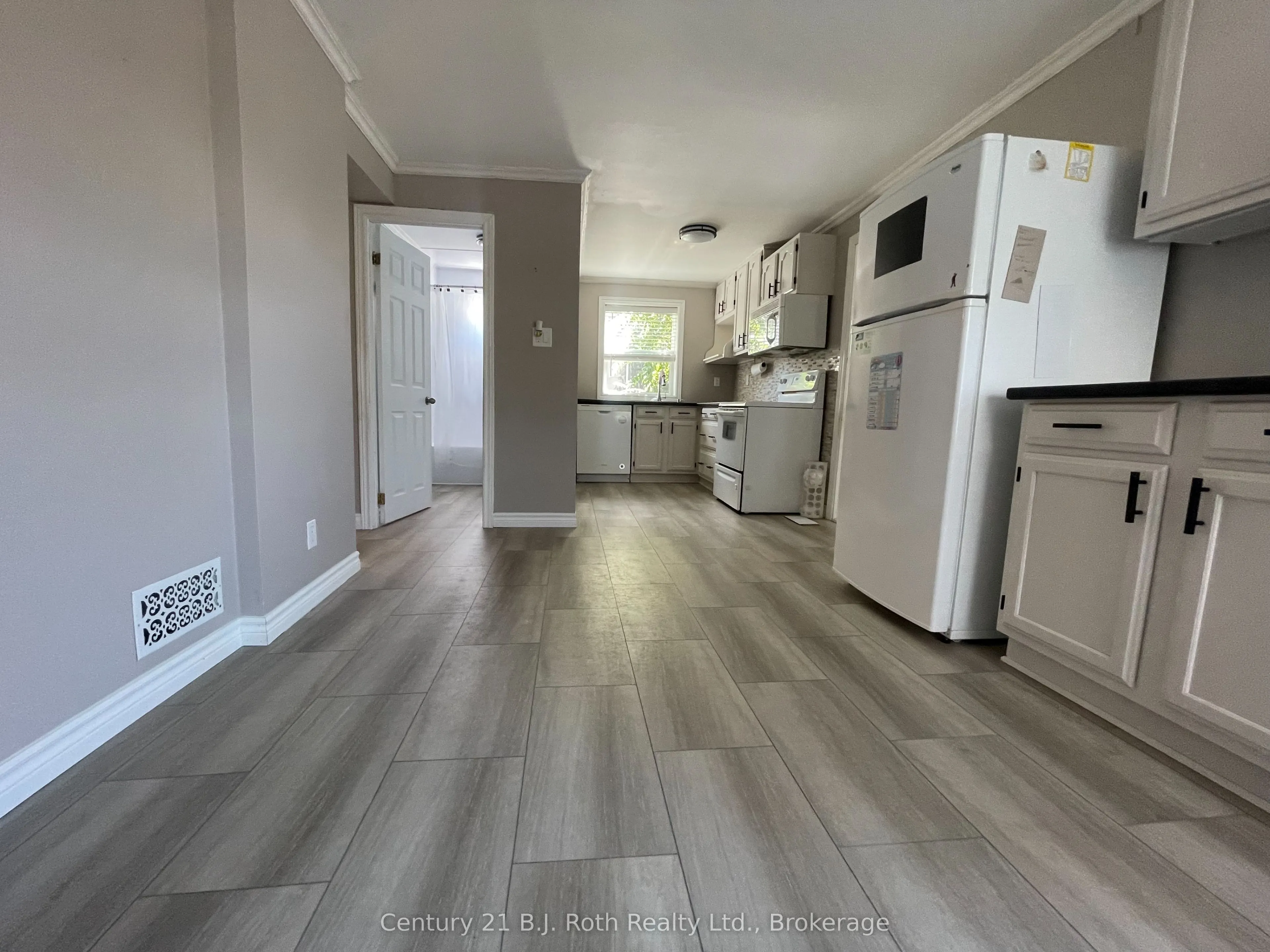 5 Albany Avenue