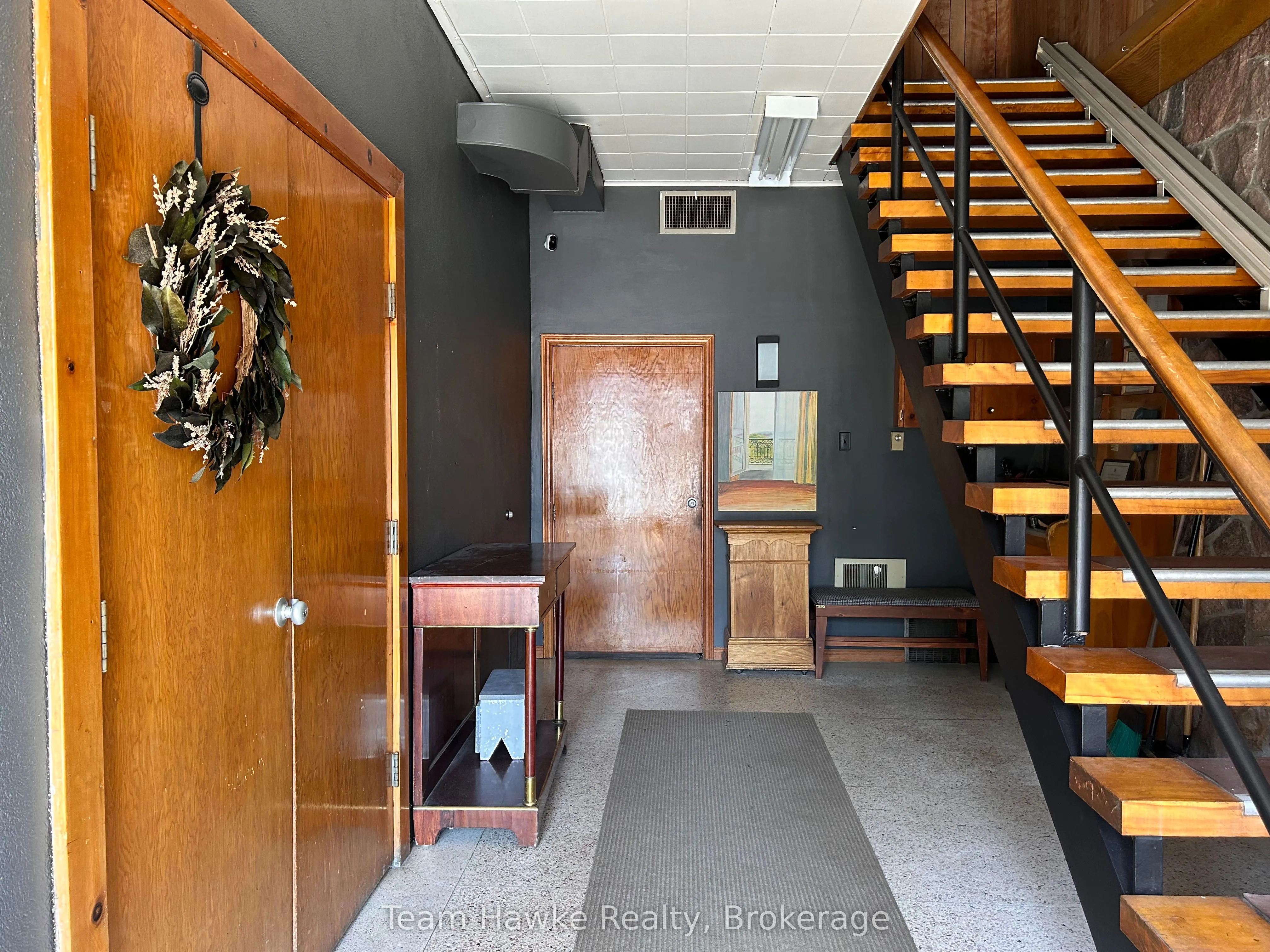 518 DOMINION Avenue, #Main Floor