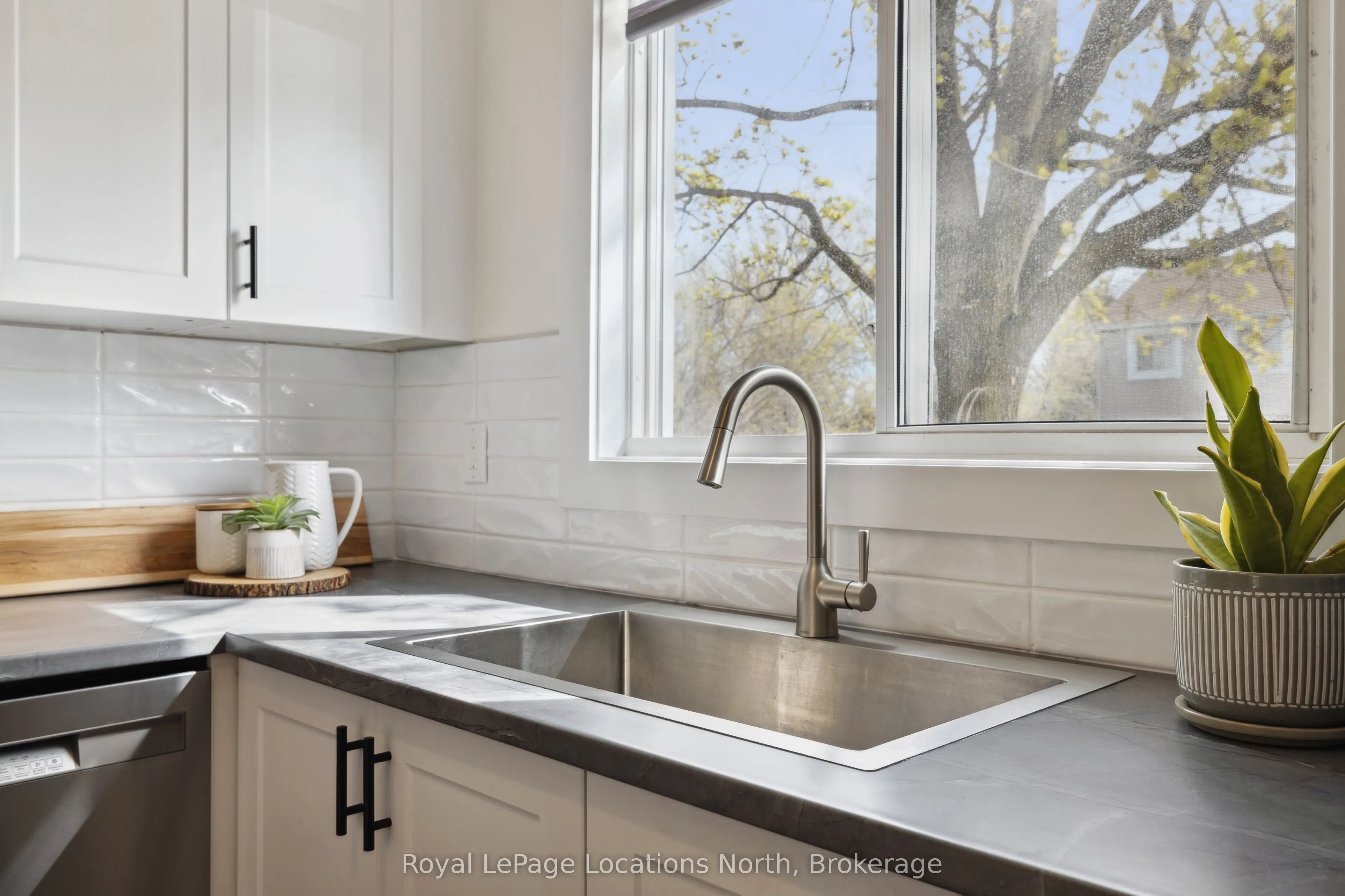 15 Watts Crescent, #16