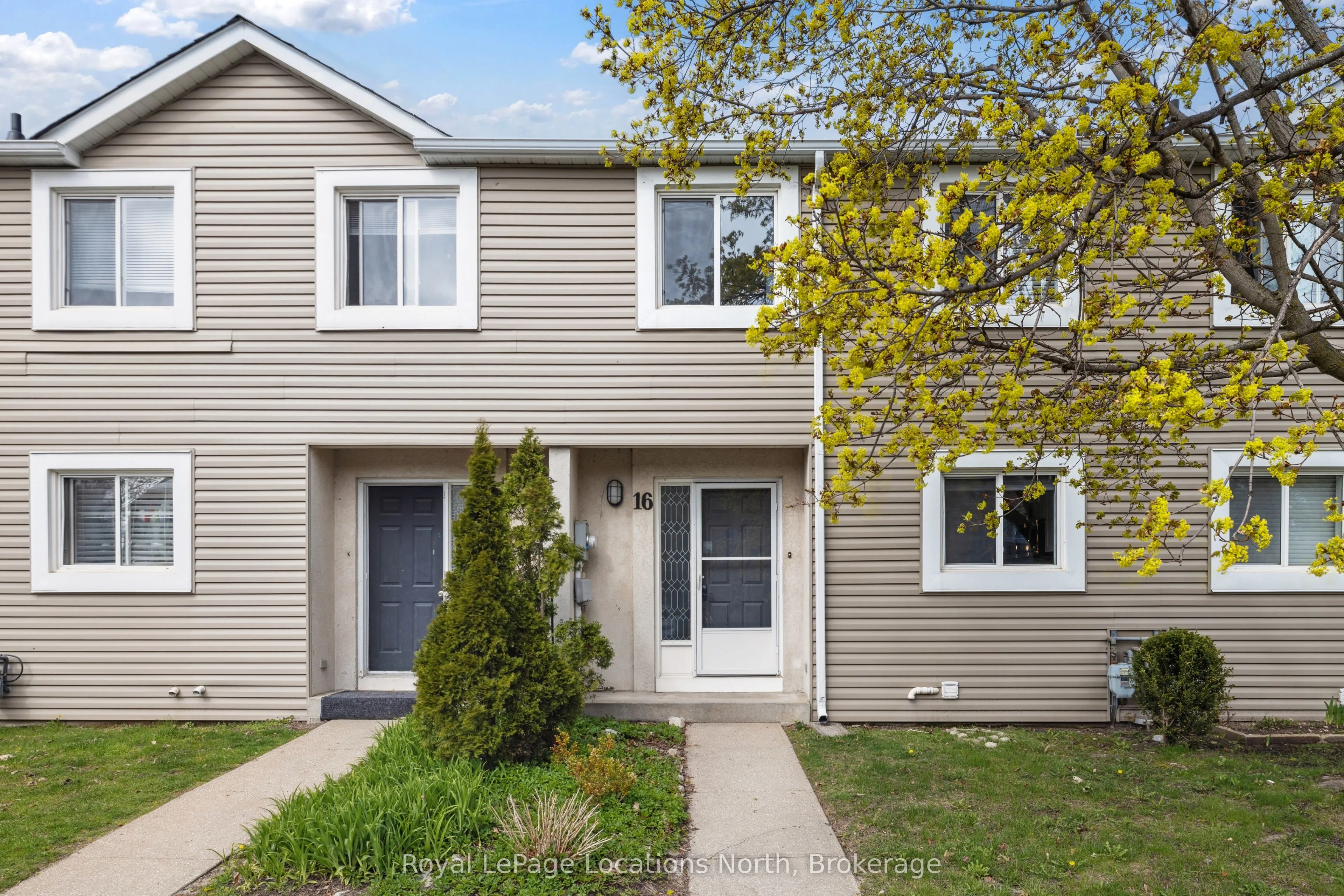 15 Watts Crescent, #16