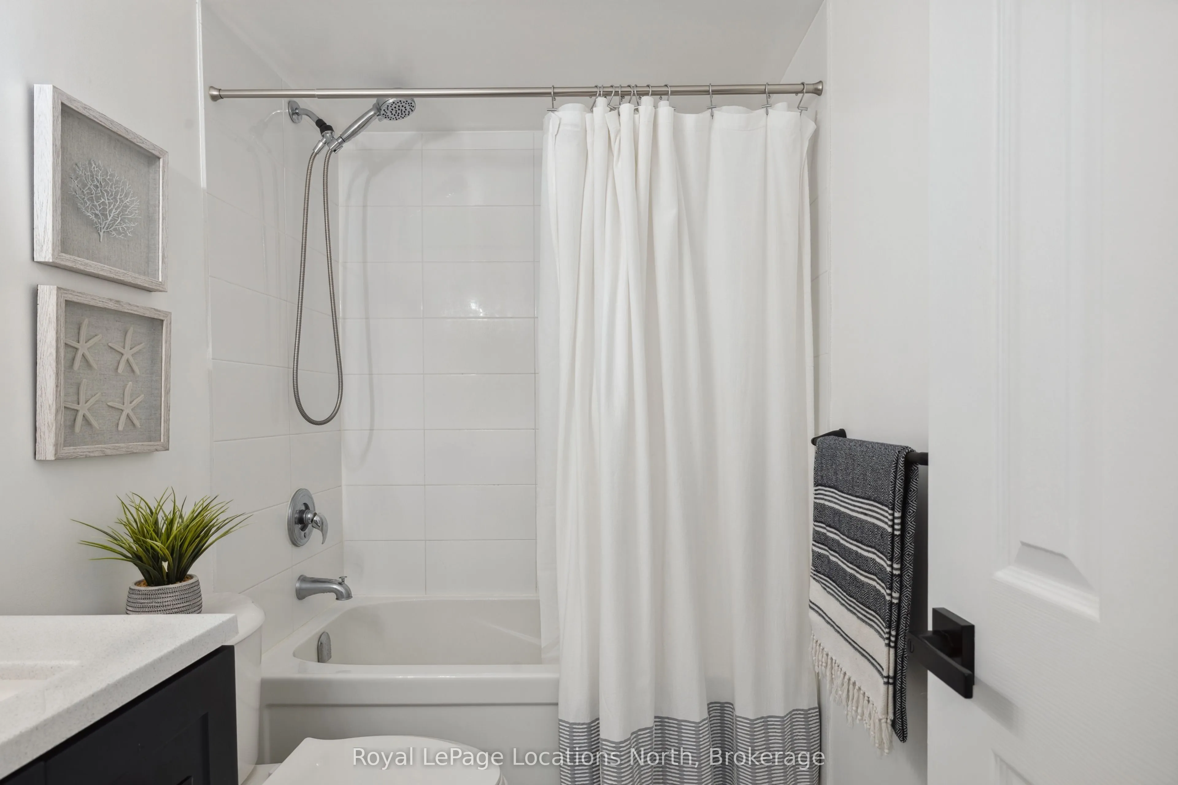 15 Watts Crescent, #16