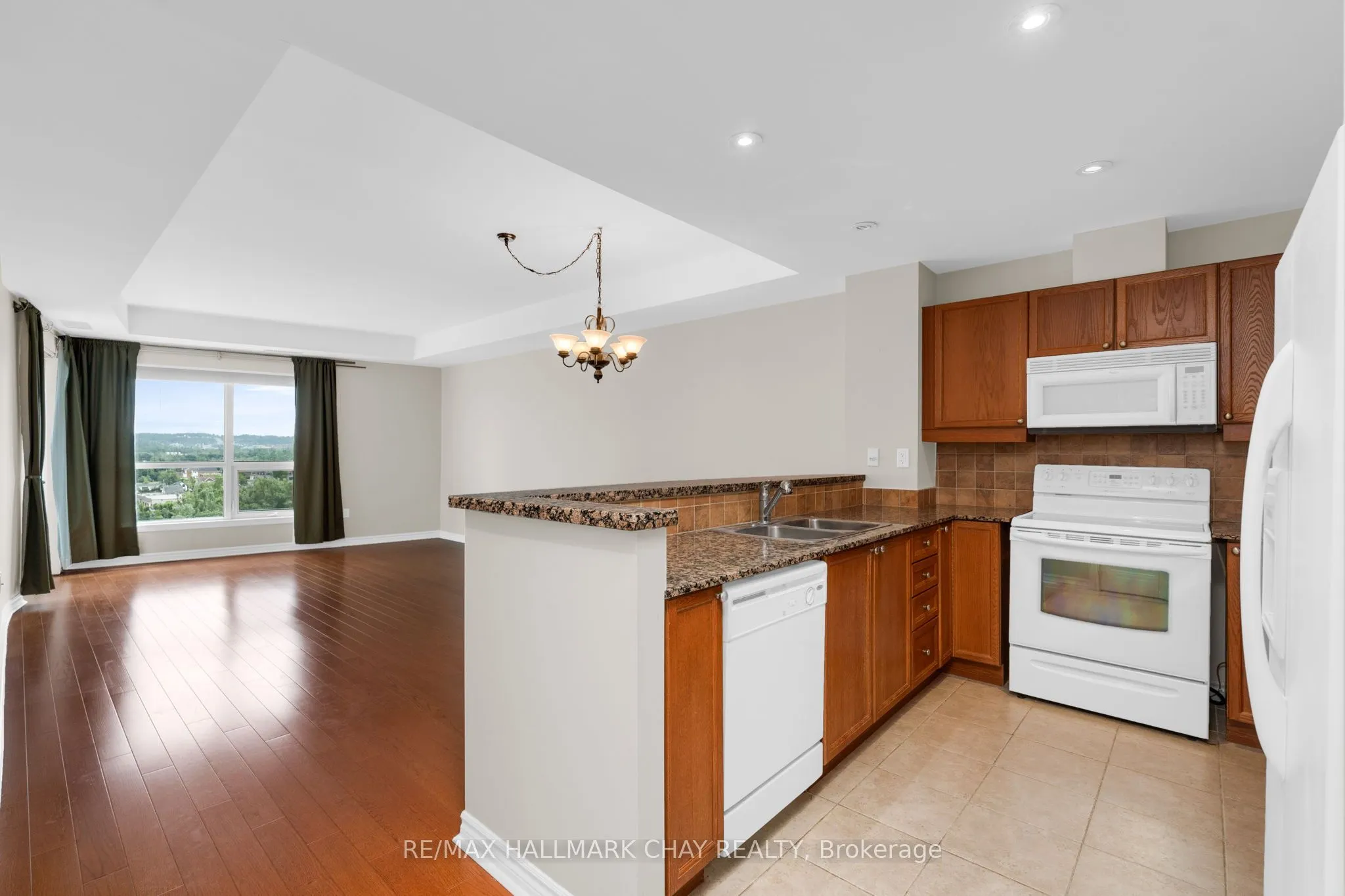 6 Toronto Street, #1006